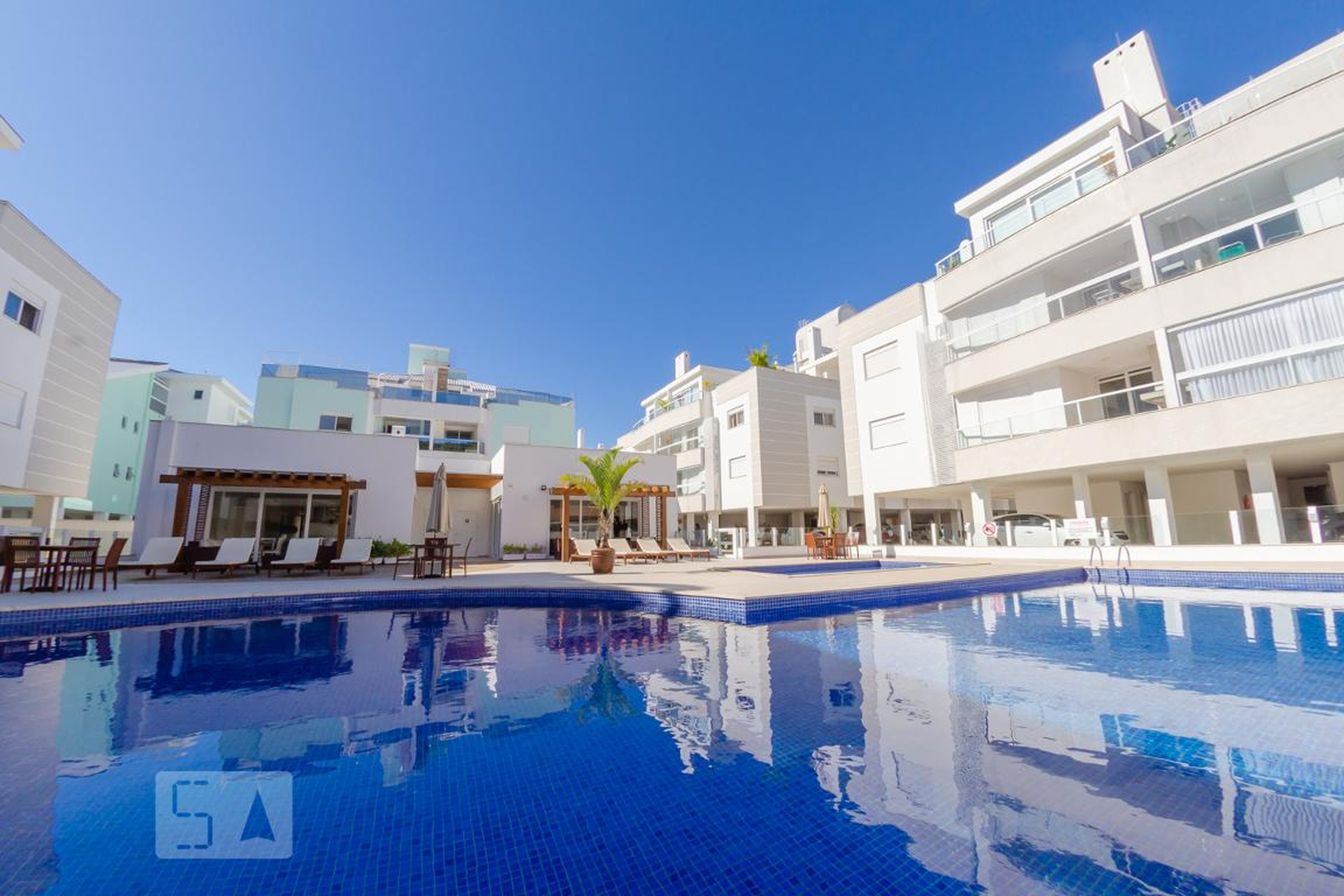 Piscina - Torre de Gales