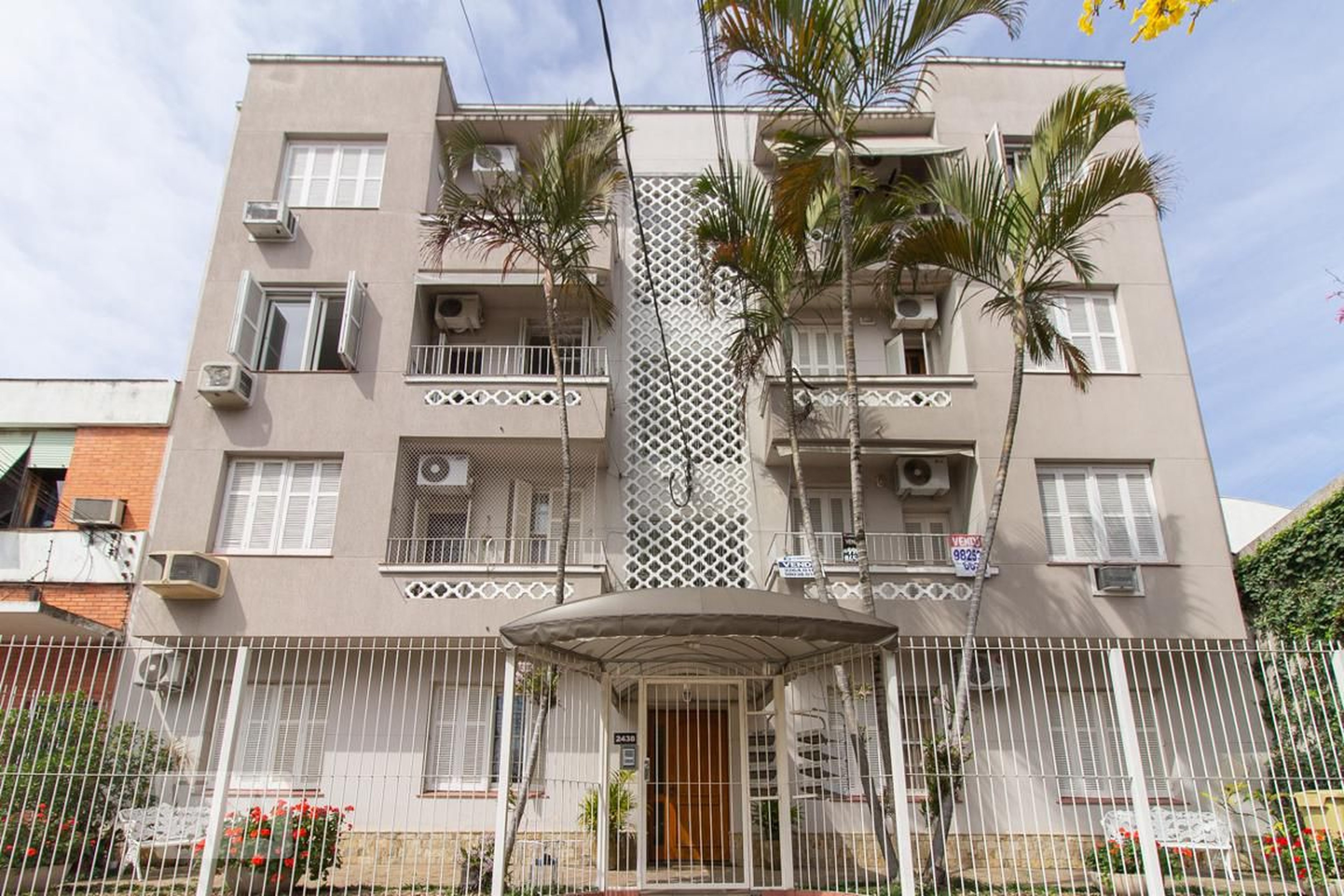 Fachada Condomínio em Avenida Paraná, 2438