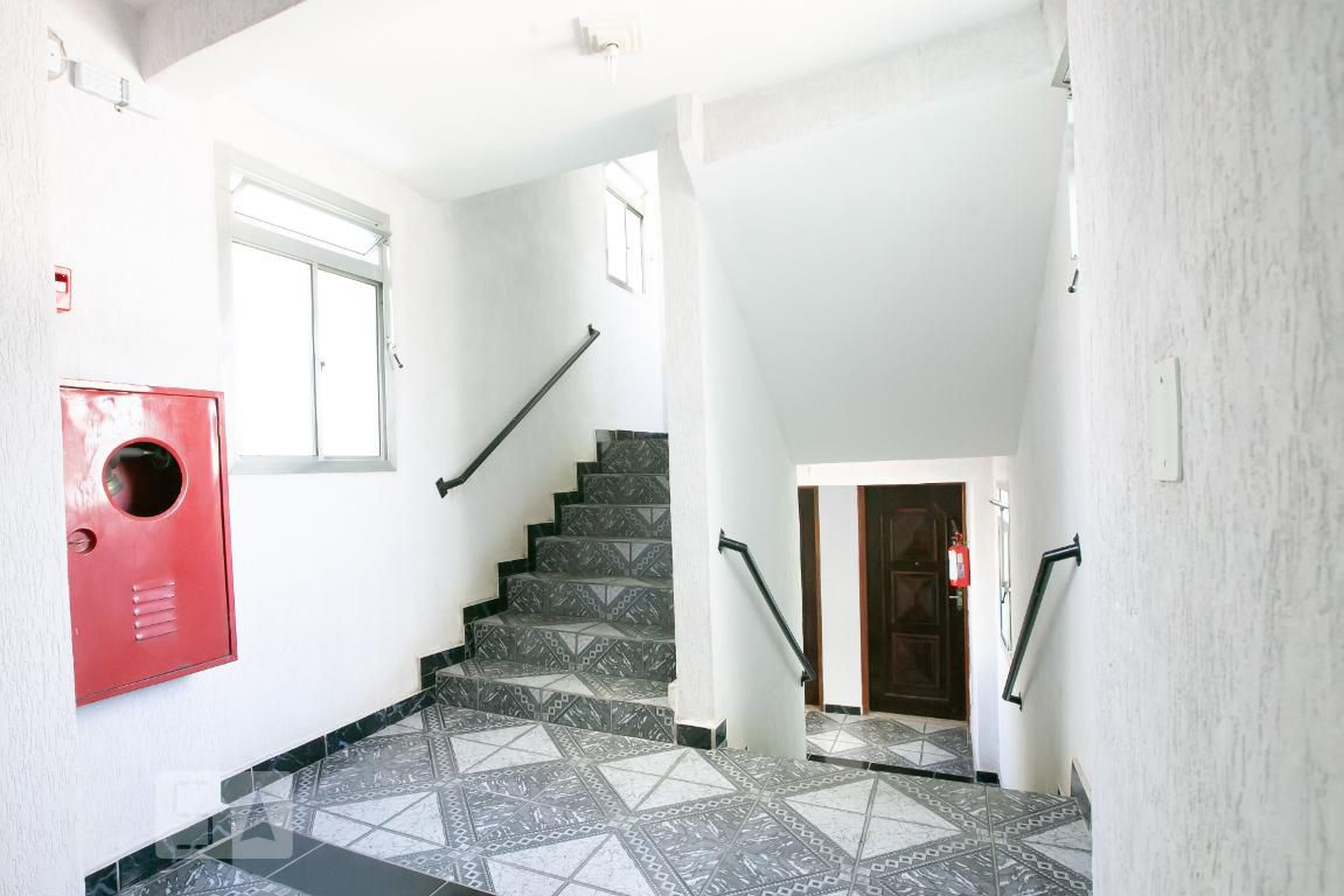 Hall de Entrada - Conjunto Habitacional Garagem