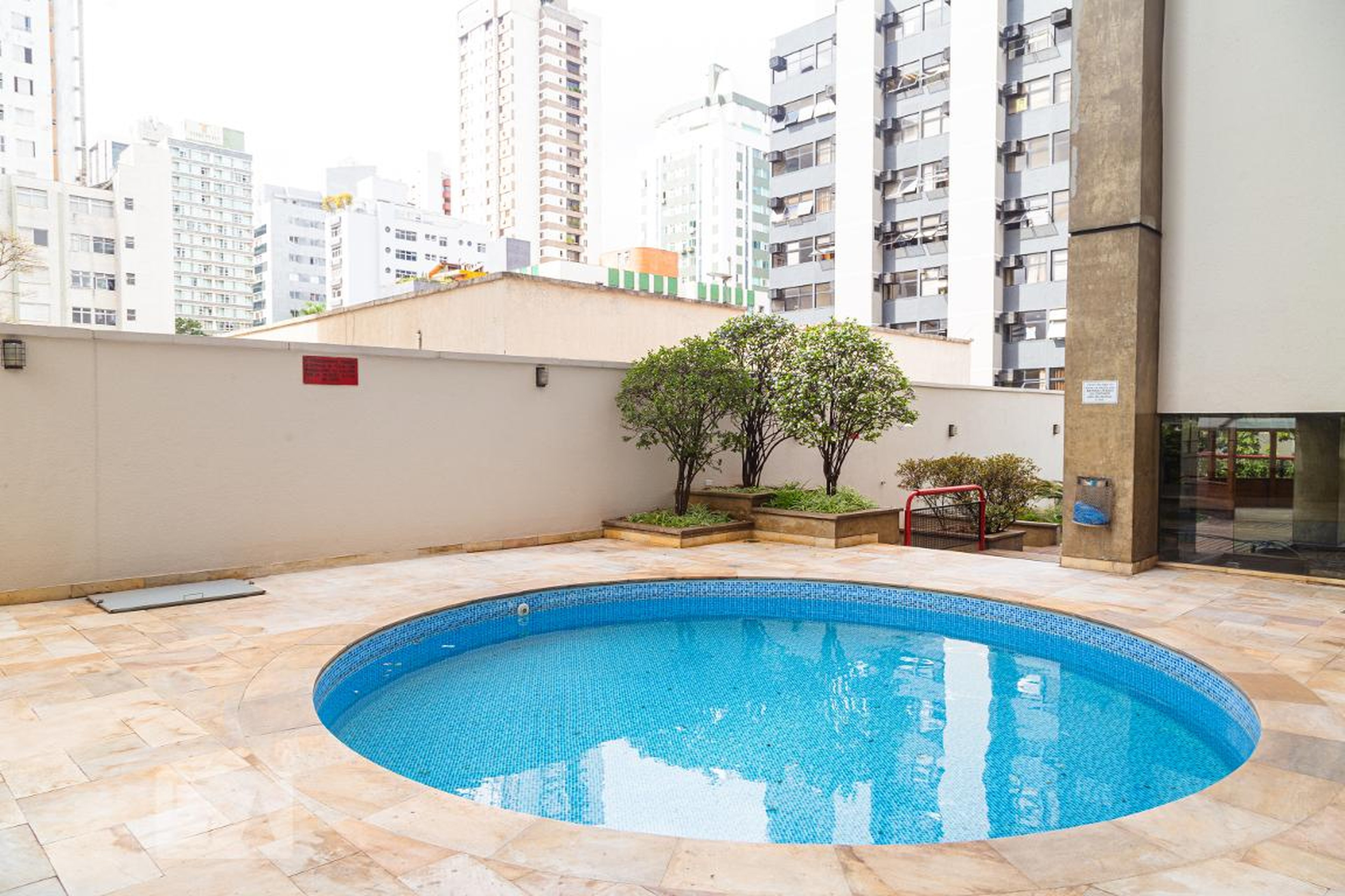 Área da Piscina - Edifício Montparnasse