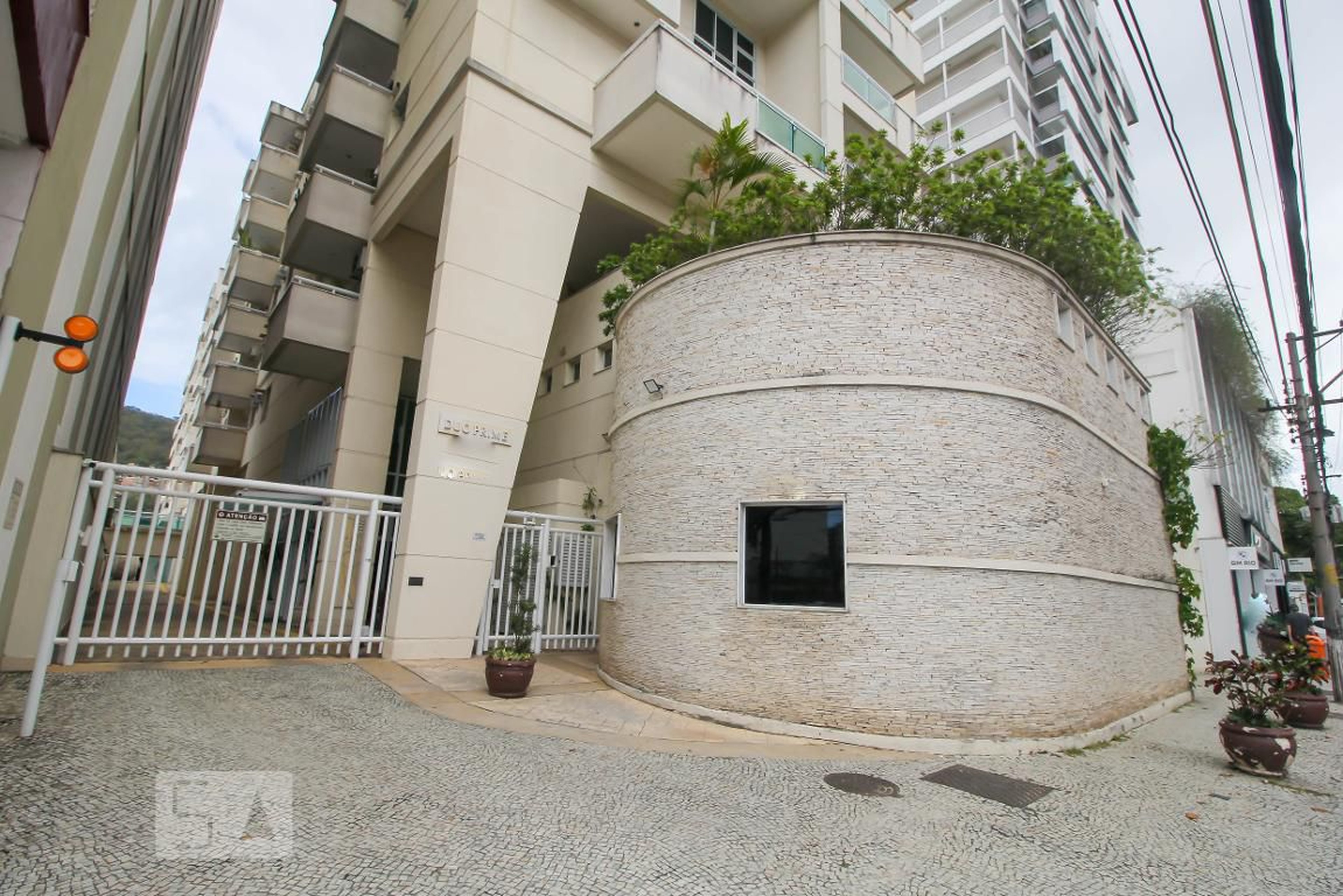 Fachada do Condomínio Condomínio Duo Prime