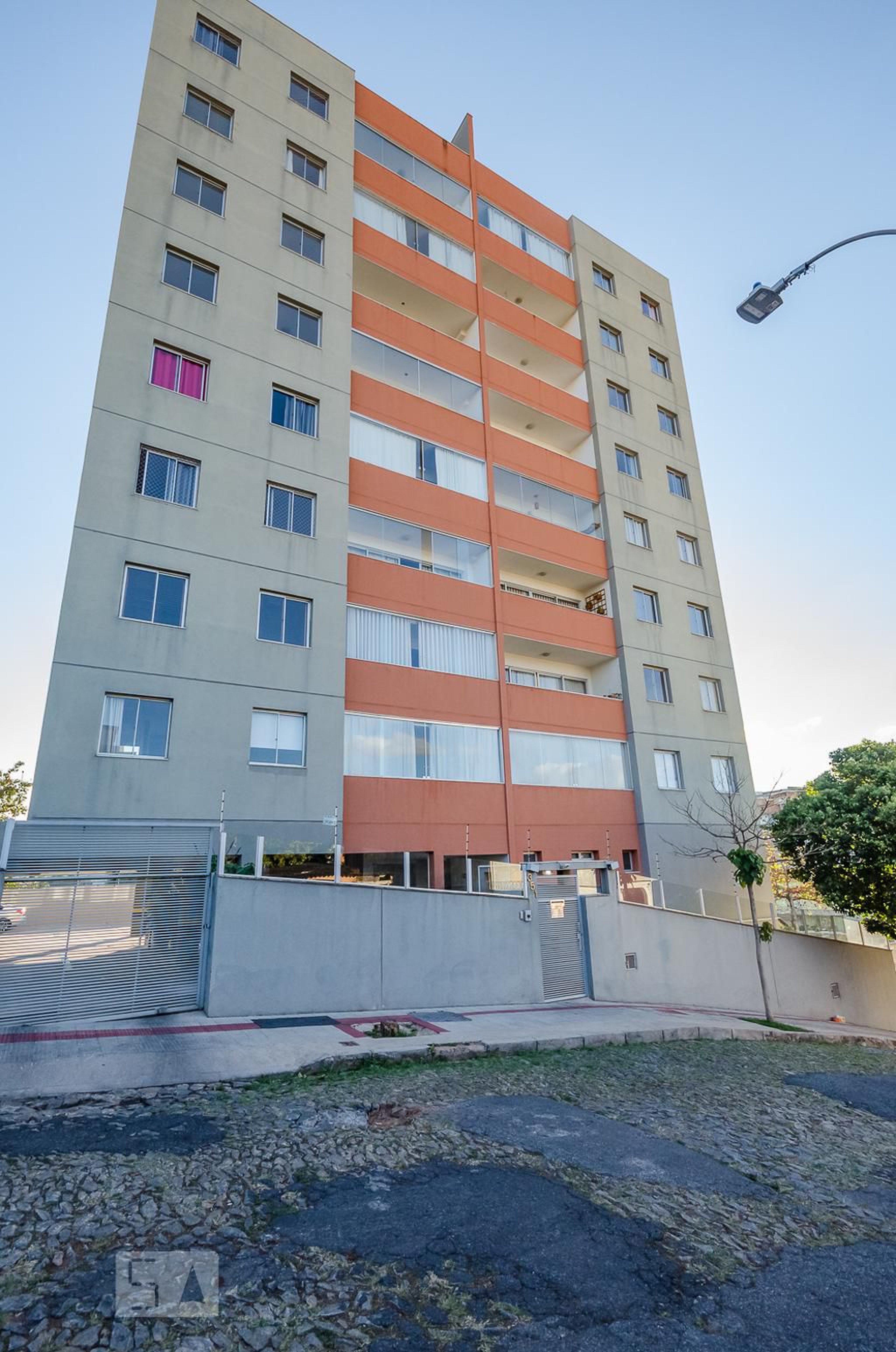 Fachada Condomínio em Rua Boqueirão, 351