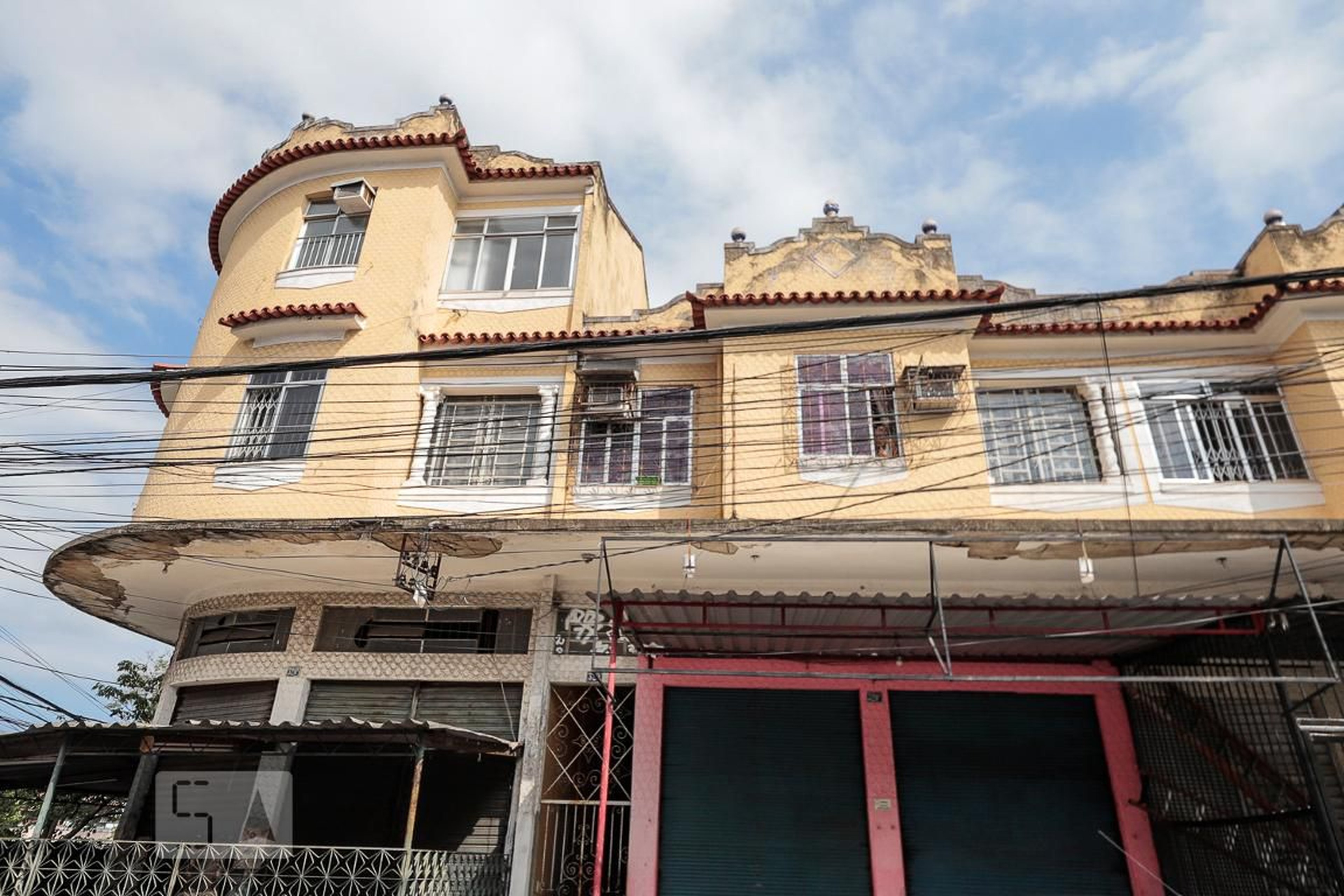 Fachada Condomínio em Rua Barbosa, 320