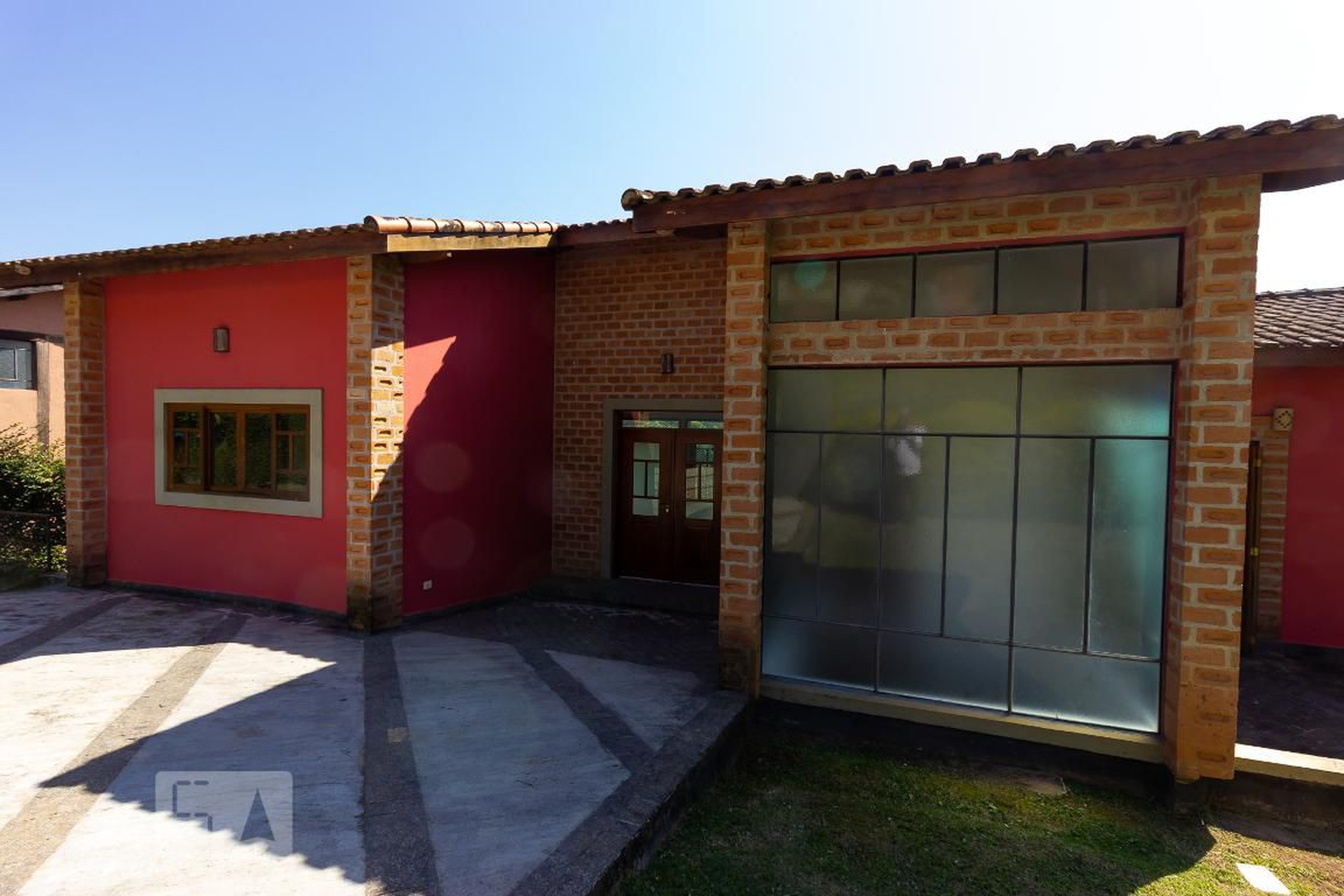 Fachada Condomínio em Rua Santo André, 325