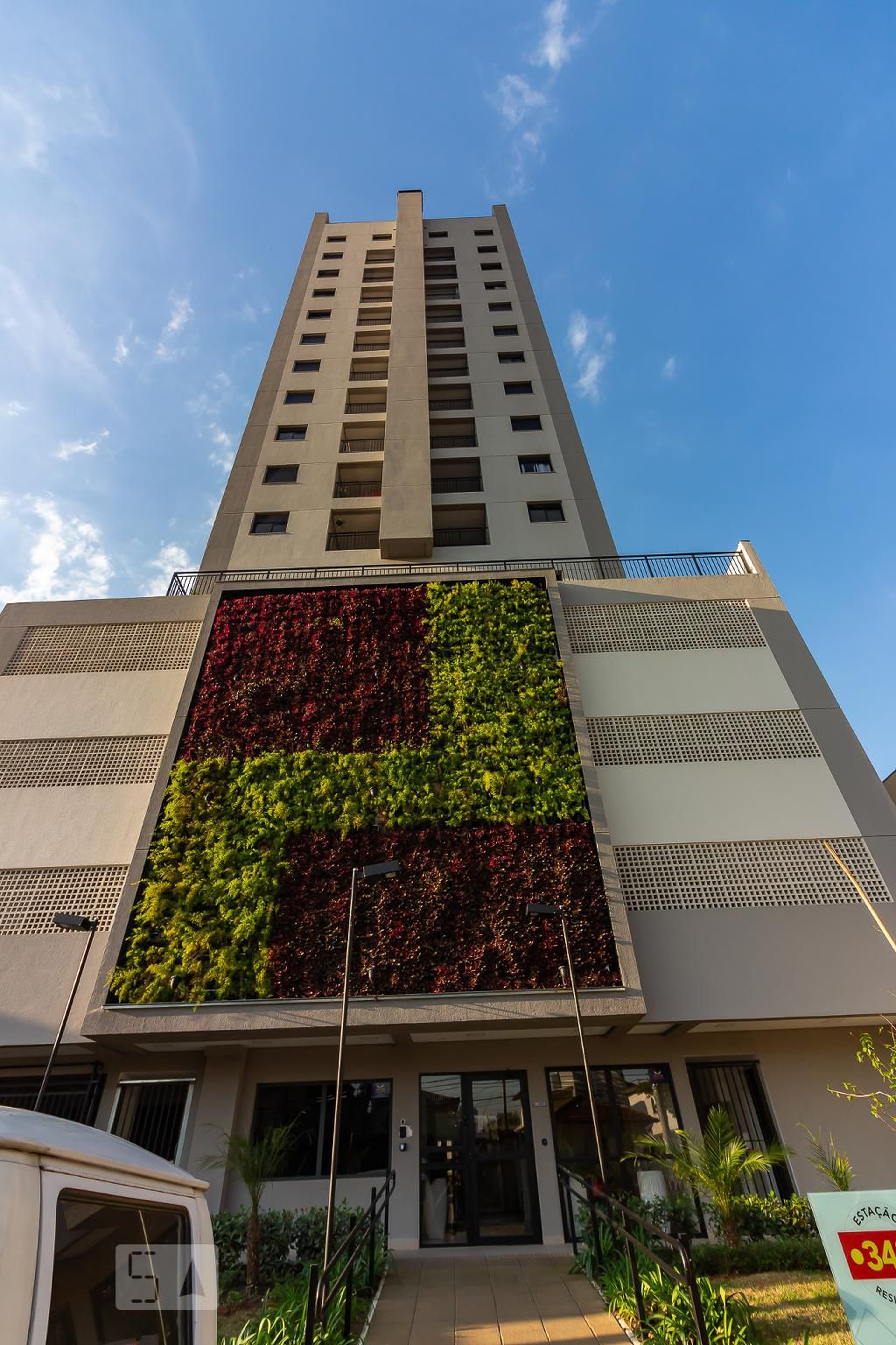 Fachada Condomínio em Rua Lourenço Collino, 346