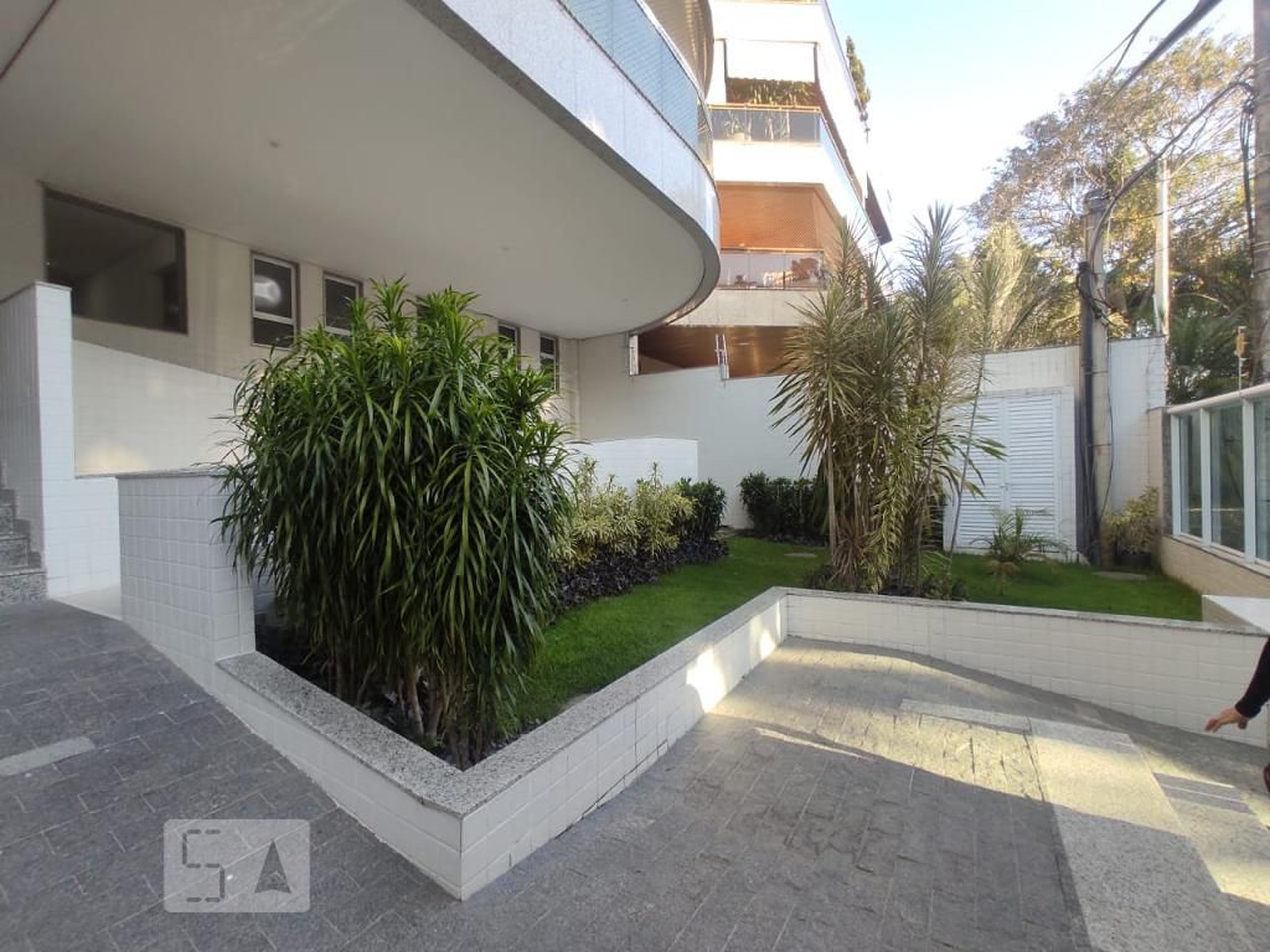 Entrada do prédio - null