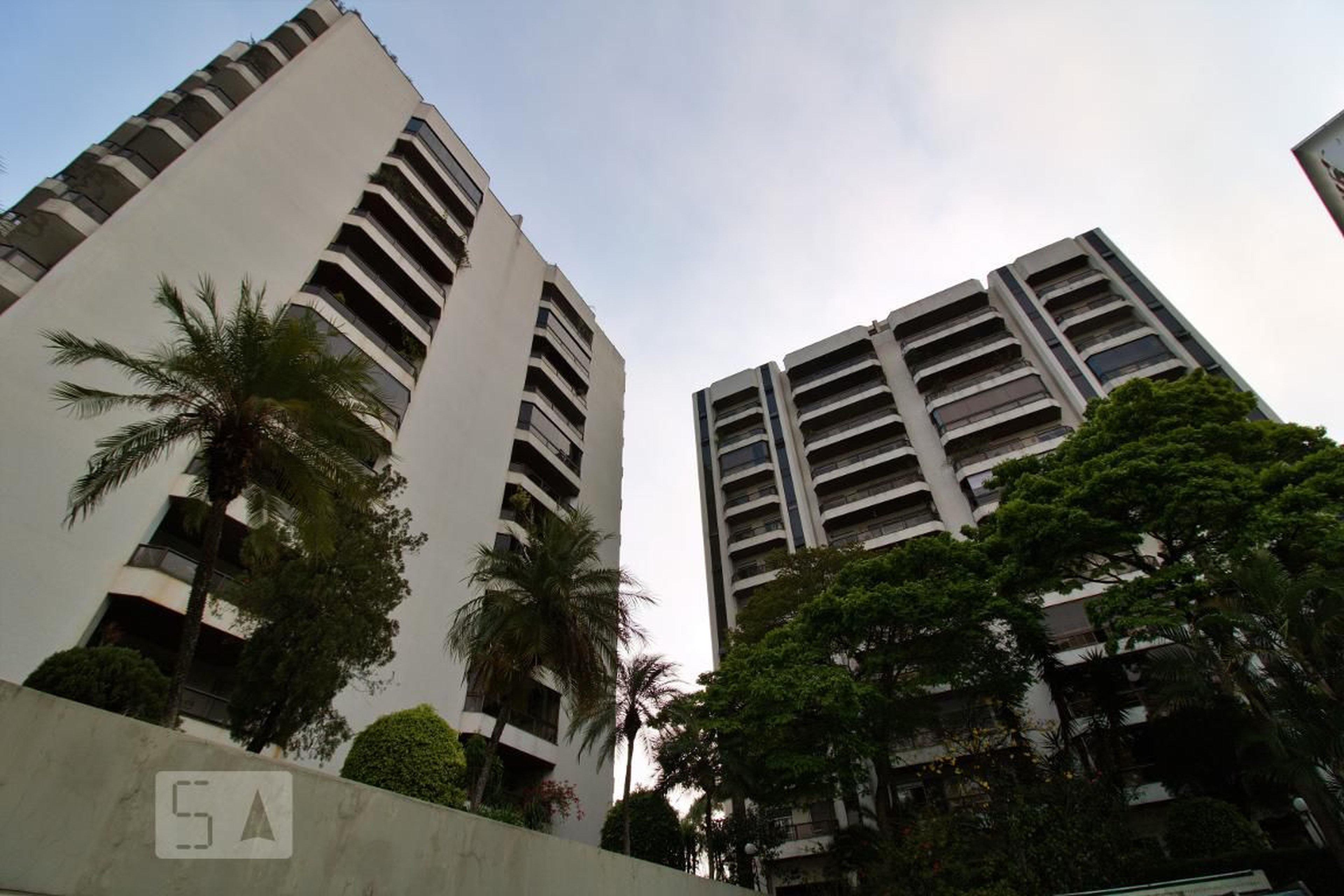 Fachada Condomínio Blanc Et Rouge