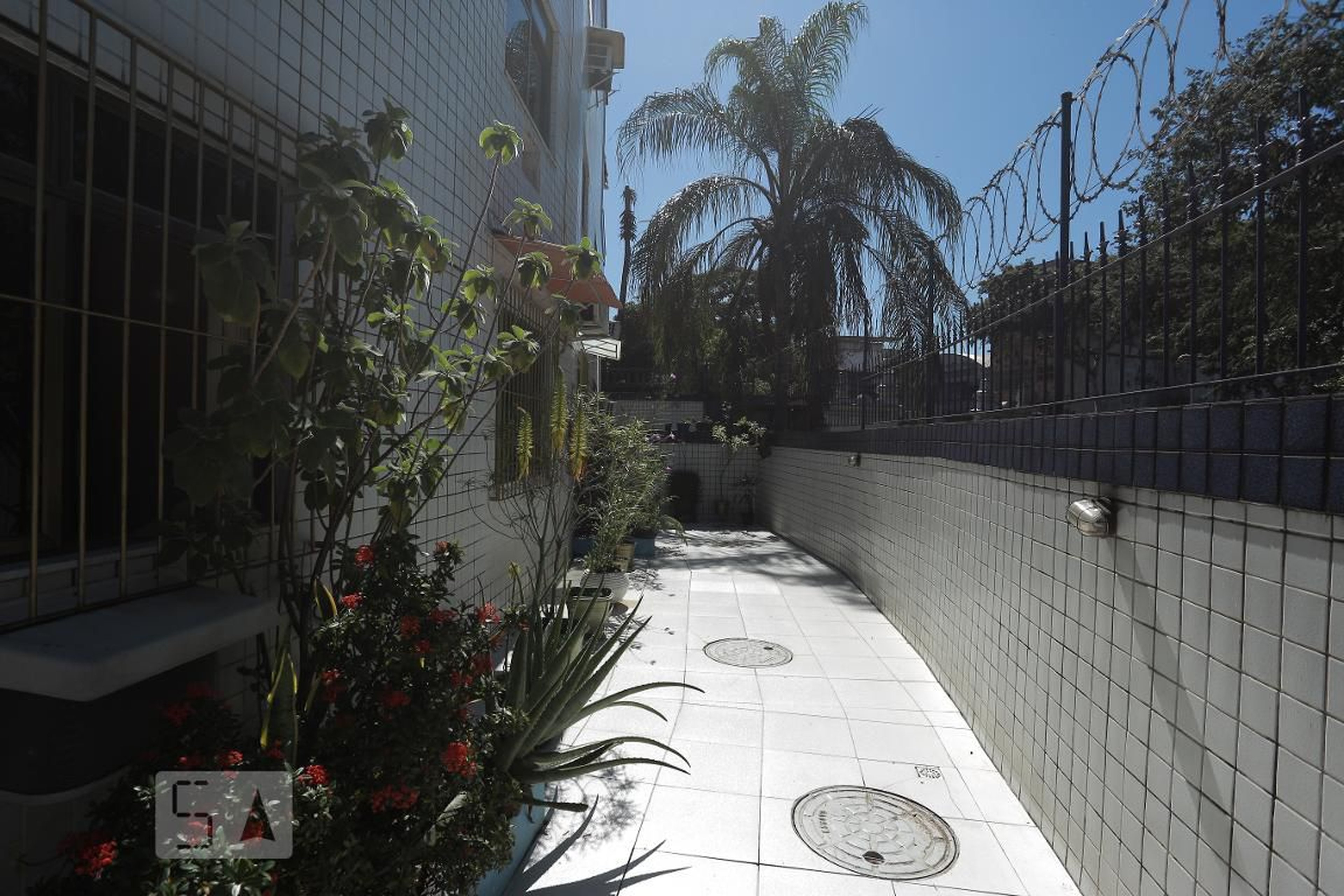 Área Externa Condomínio em Rua Sabino Vieira, 4