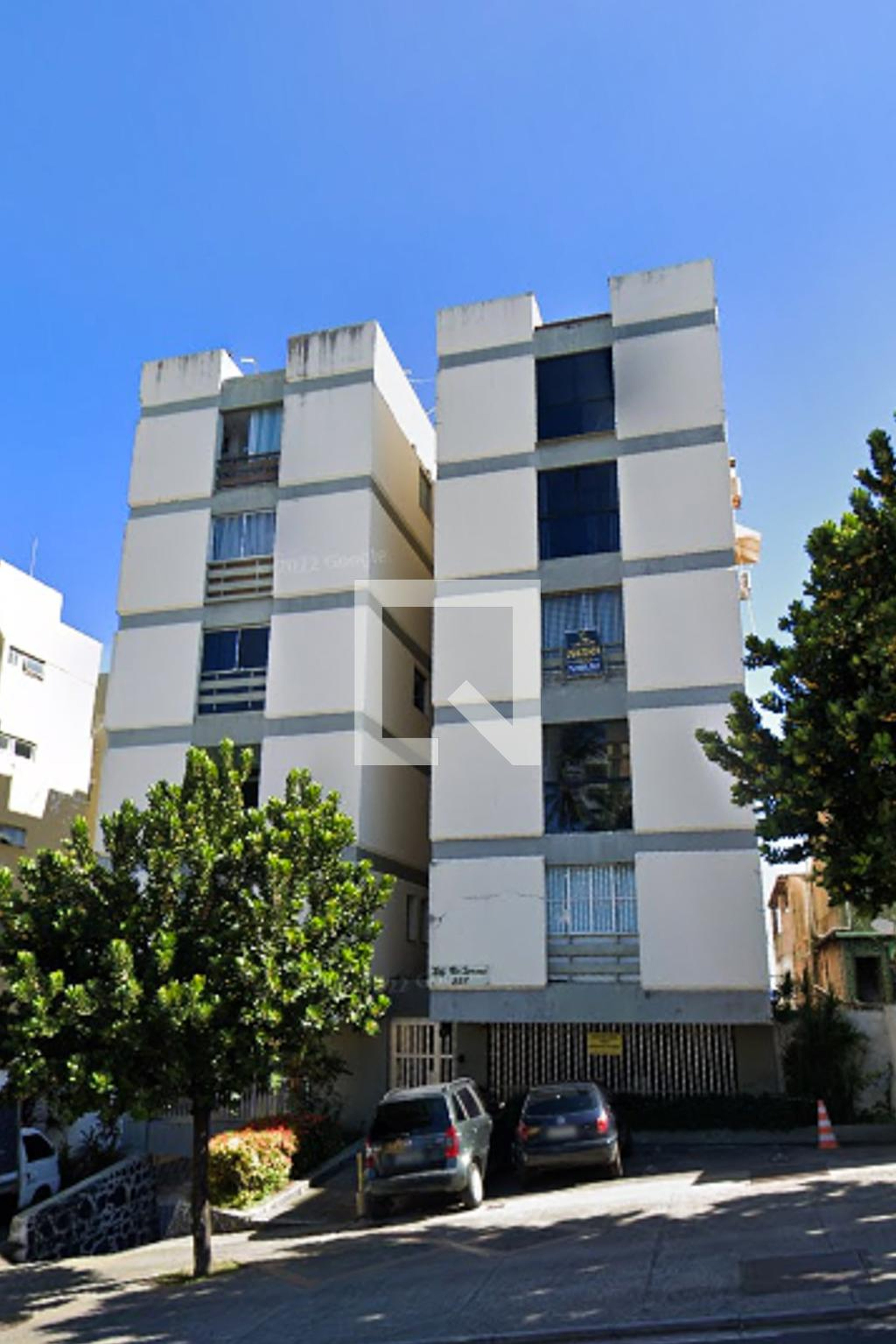 Fachada do Condomínio Edifício Rio Serrano