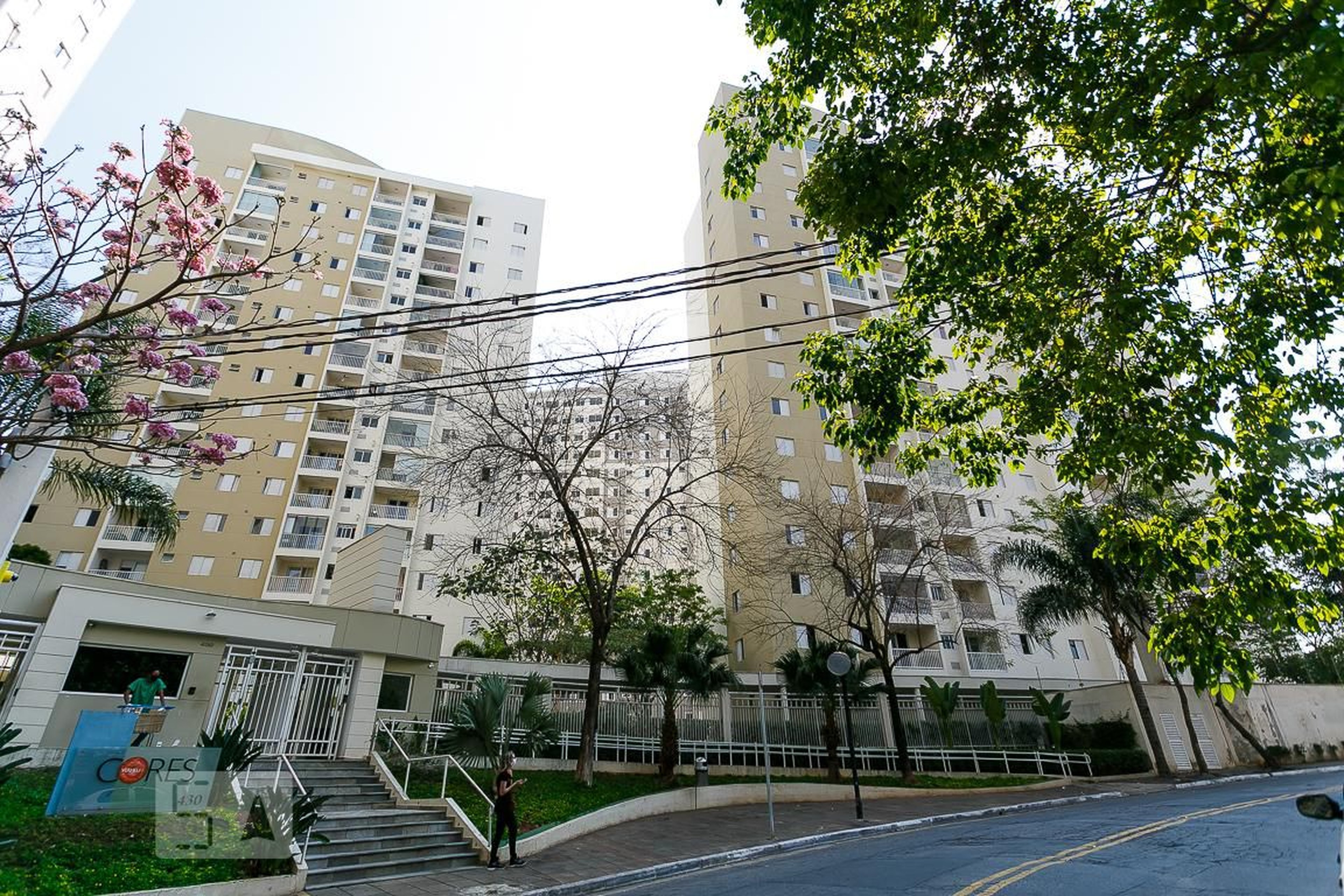 Fachada do Prédio Condomínio Cores Vermelho
