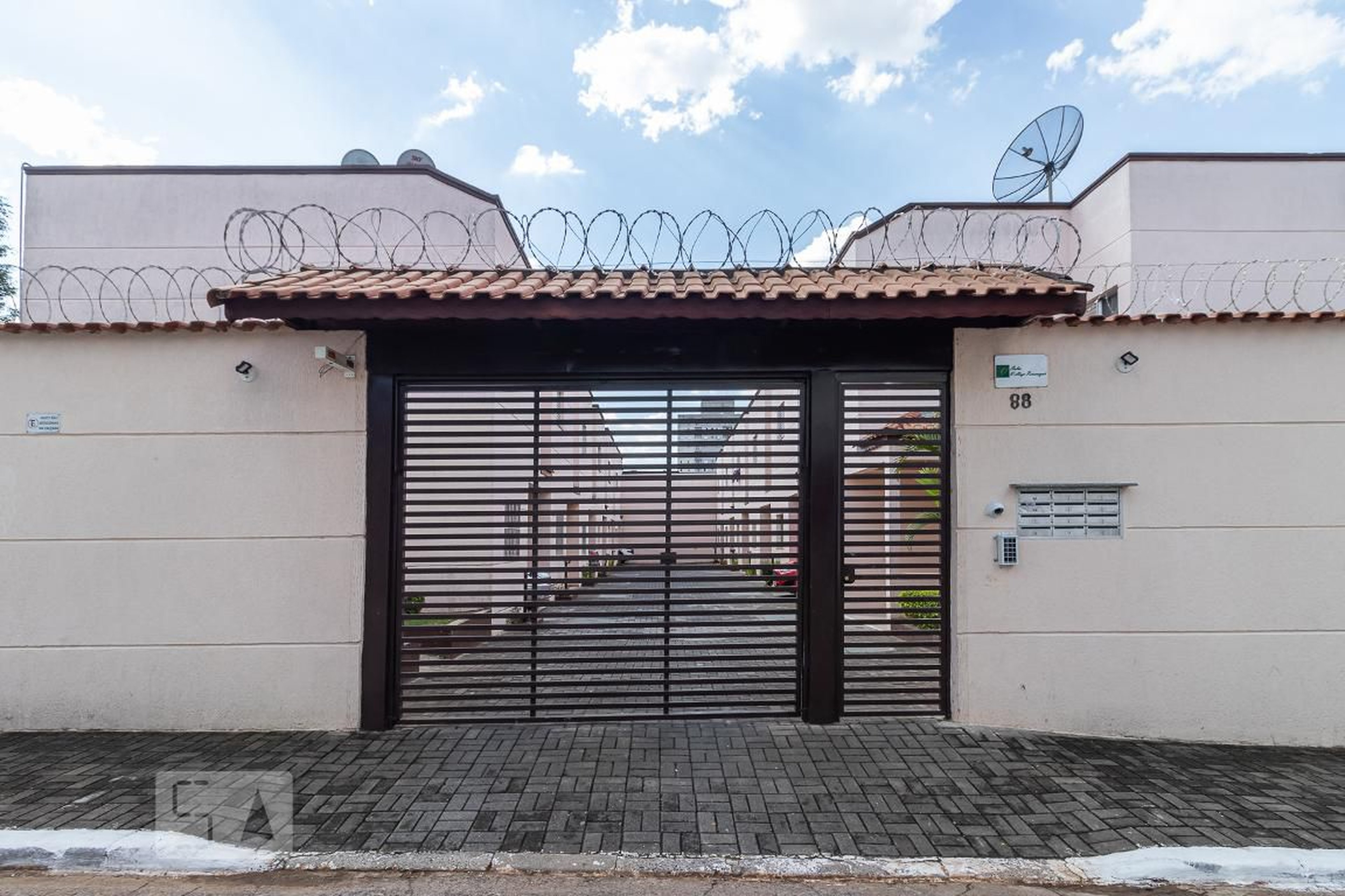 Fachada do Condomínio Condomínio Solar Village Paranaguá