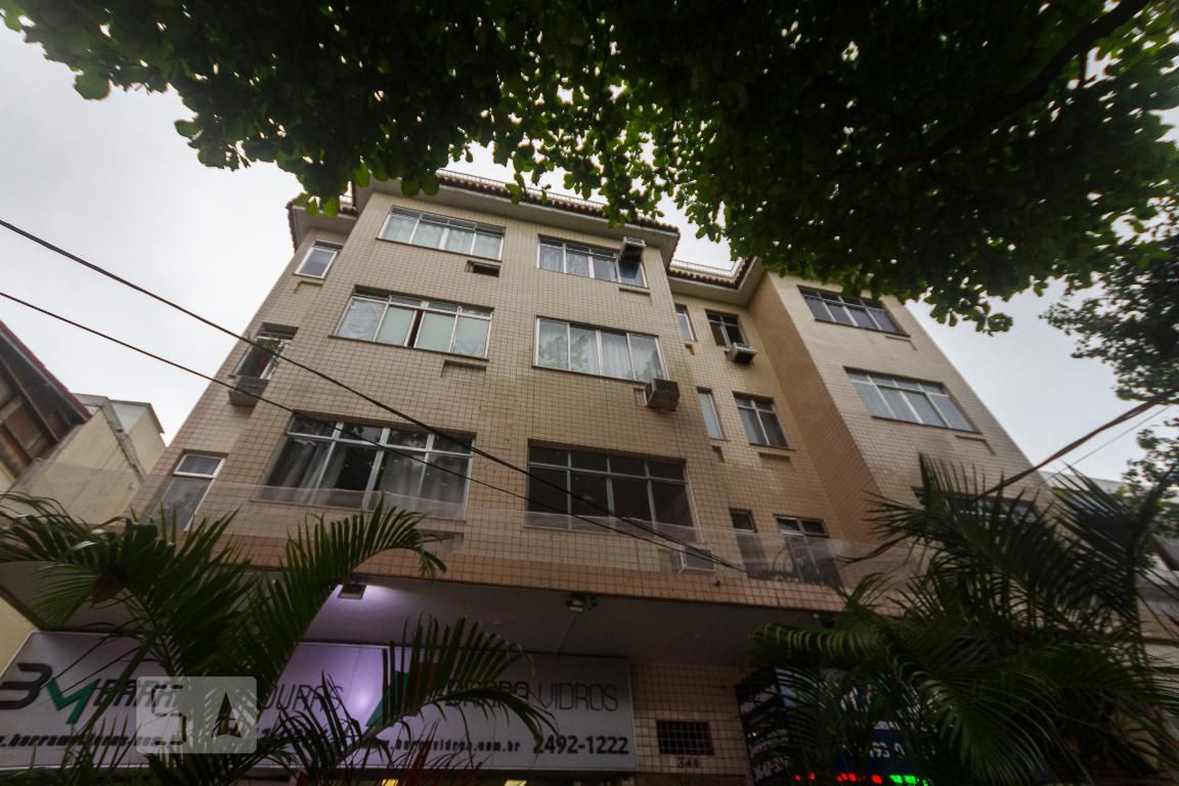 Fachada Condomínio em Avenida Olegário Maciel, 340