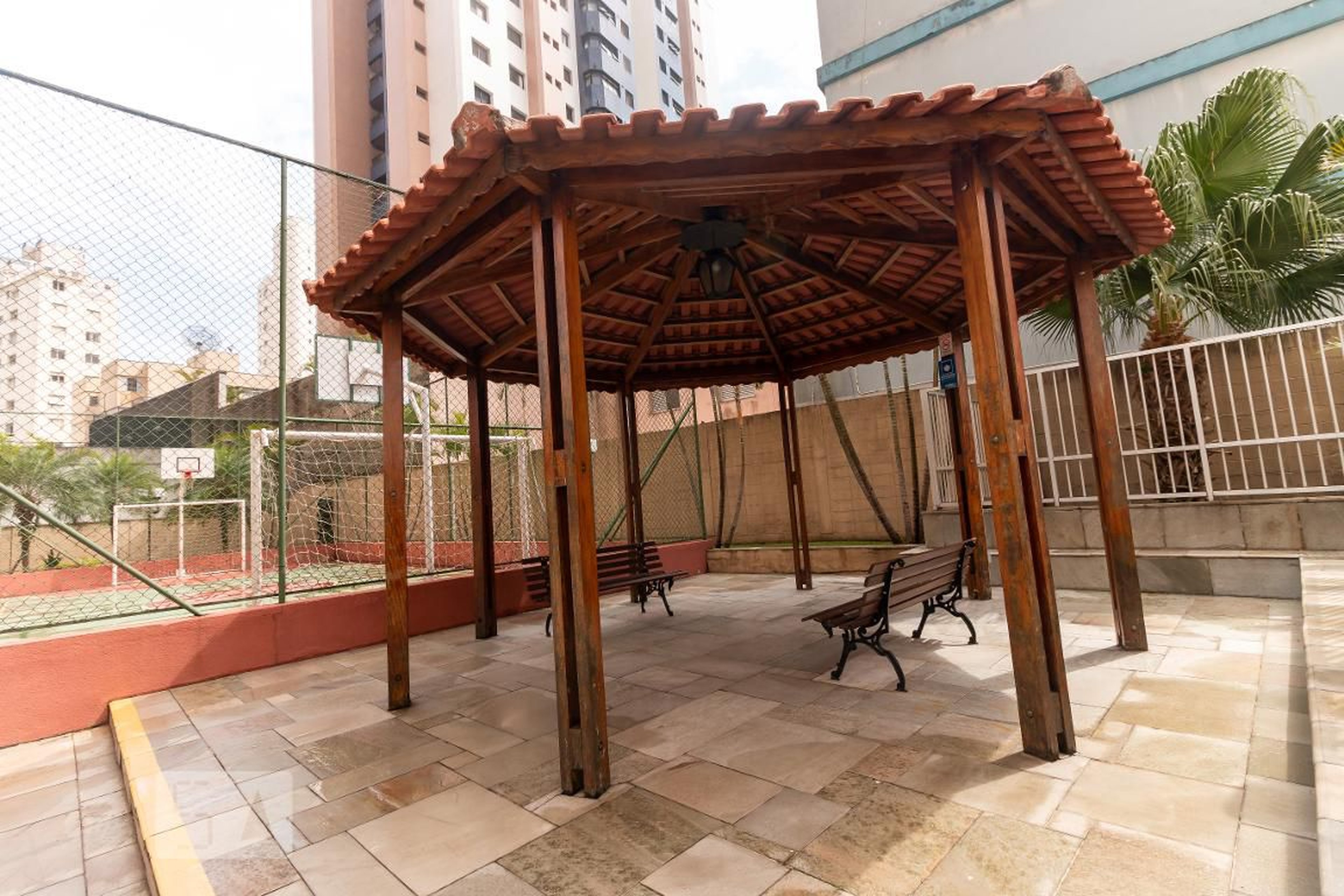 Area Comum - NN, Mor