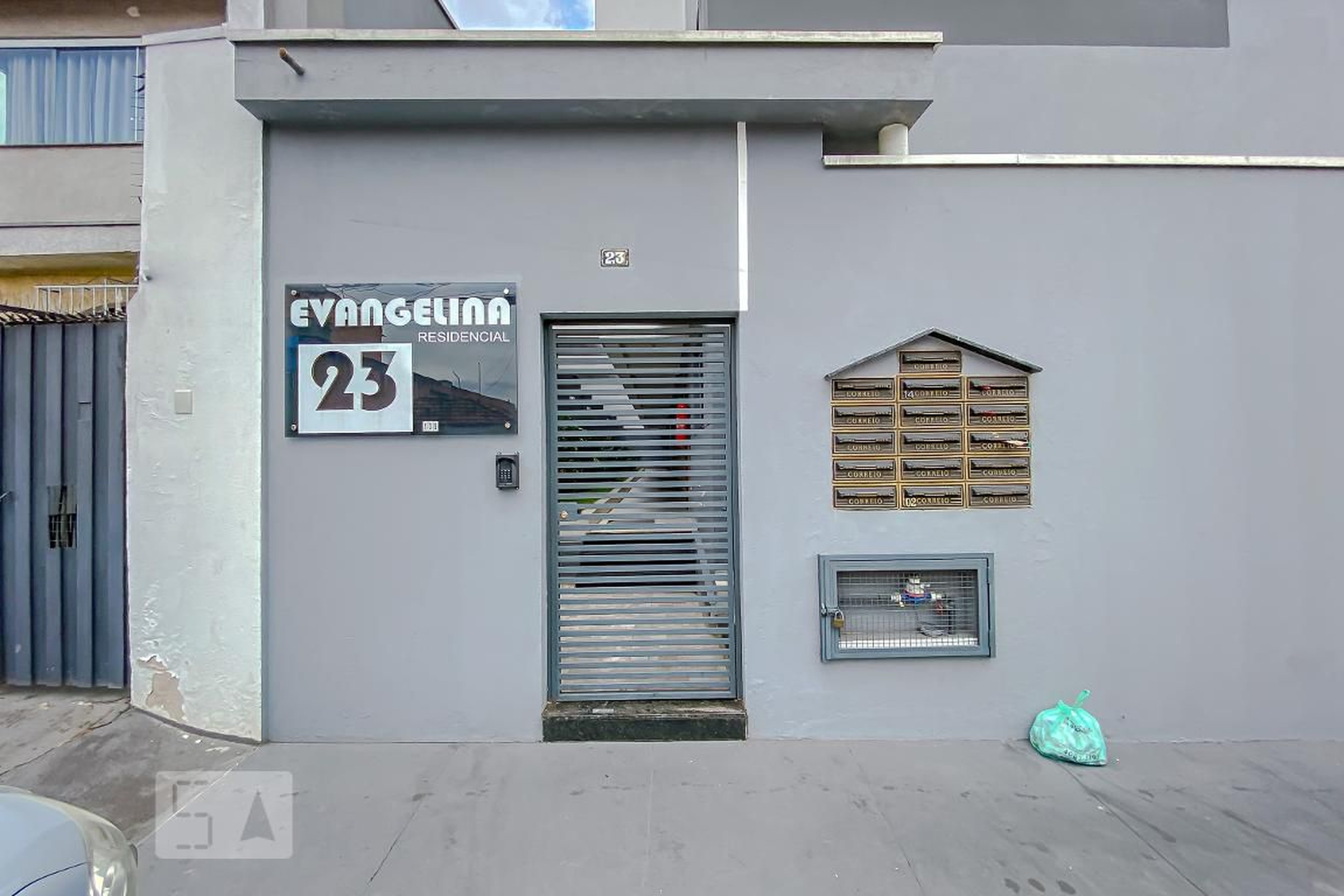 FAchada Condomínio em Rua Evangelina de Assis, 23