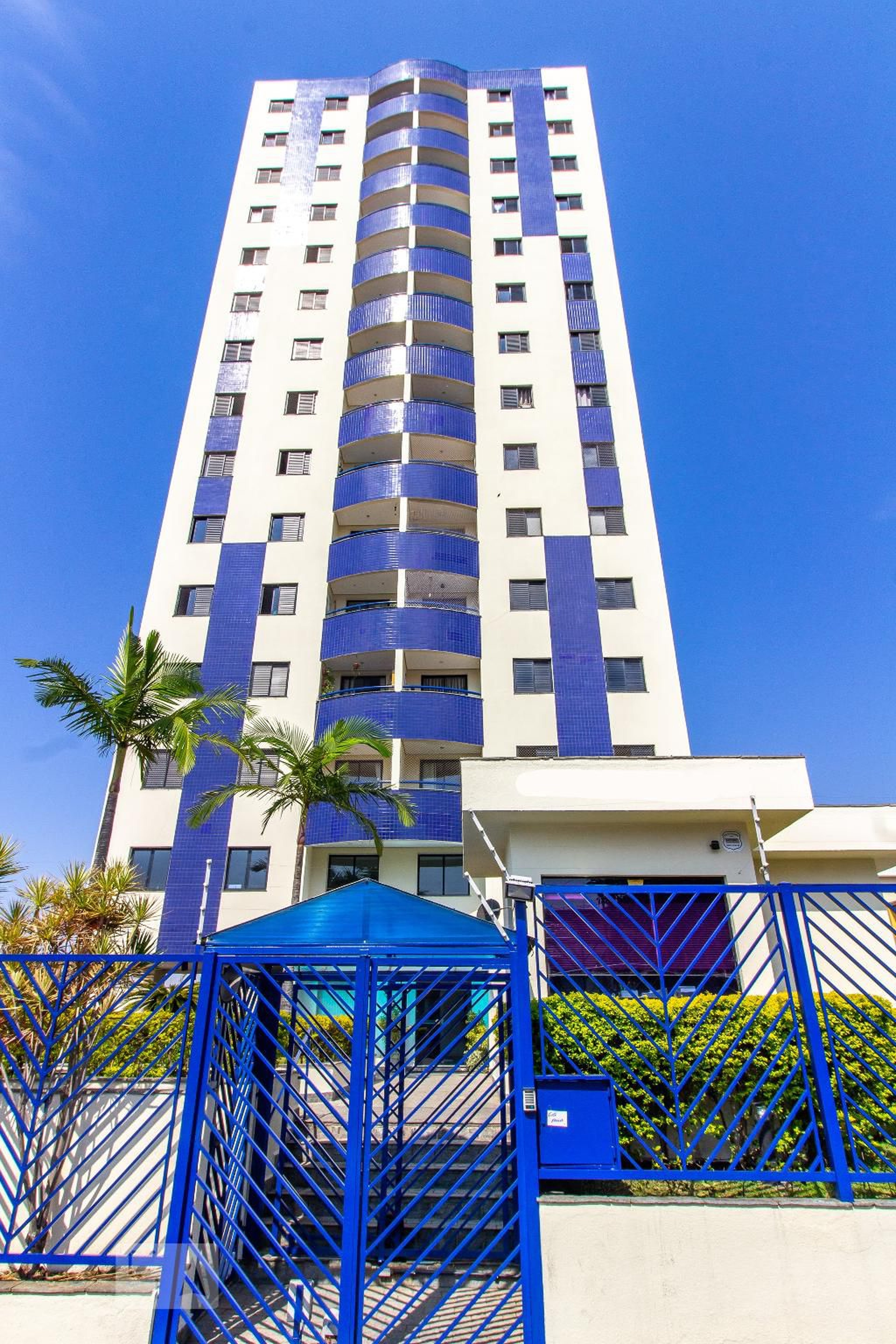 Fachada Condomínio em Rua Renato Rinaldi, 1546