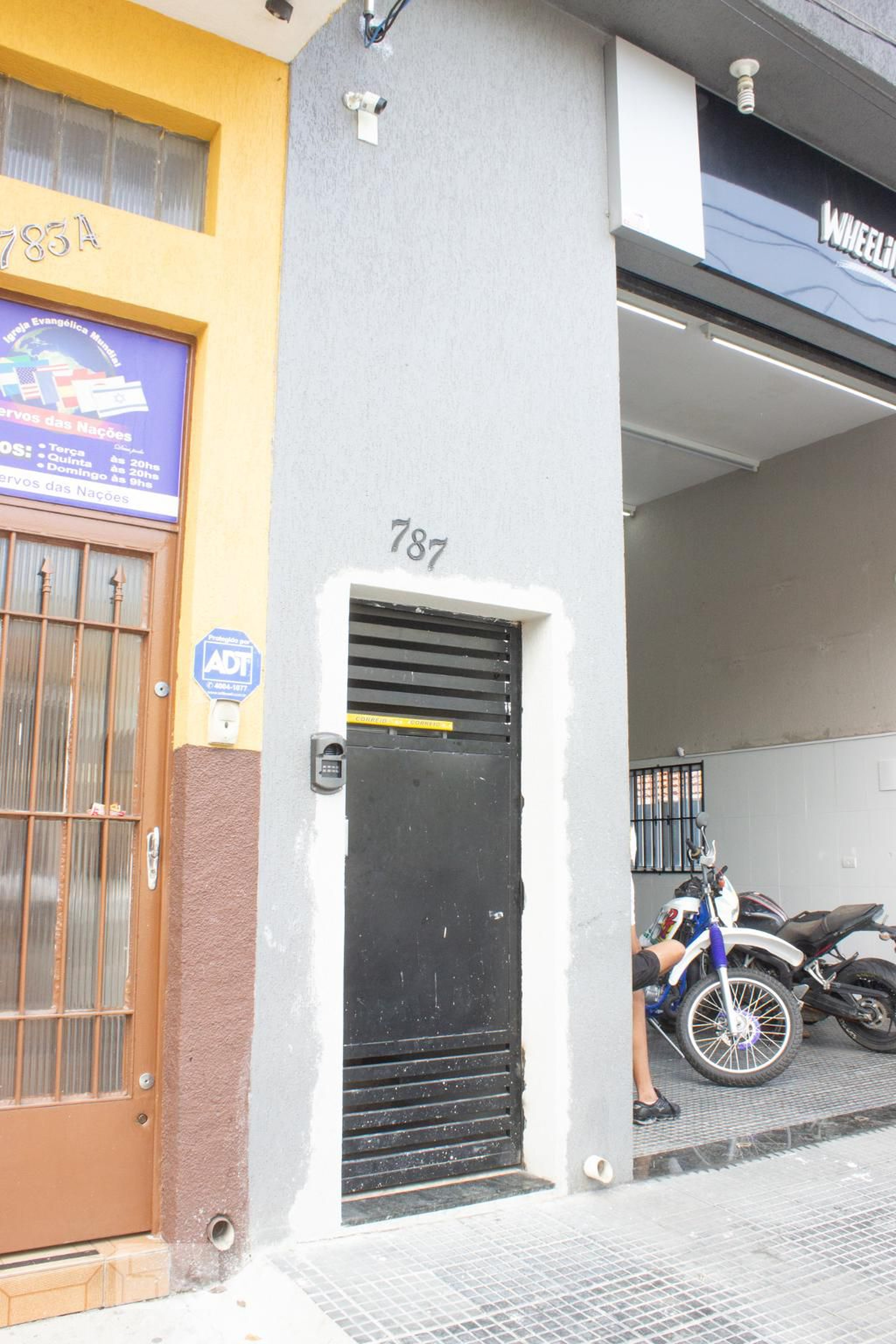 Fachada Condomínio em Rua Geolândia, 795