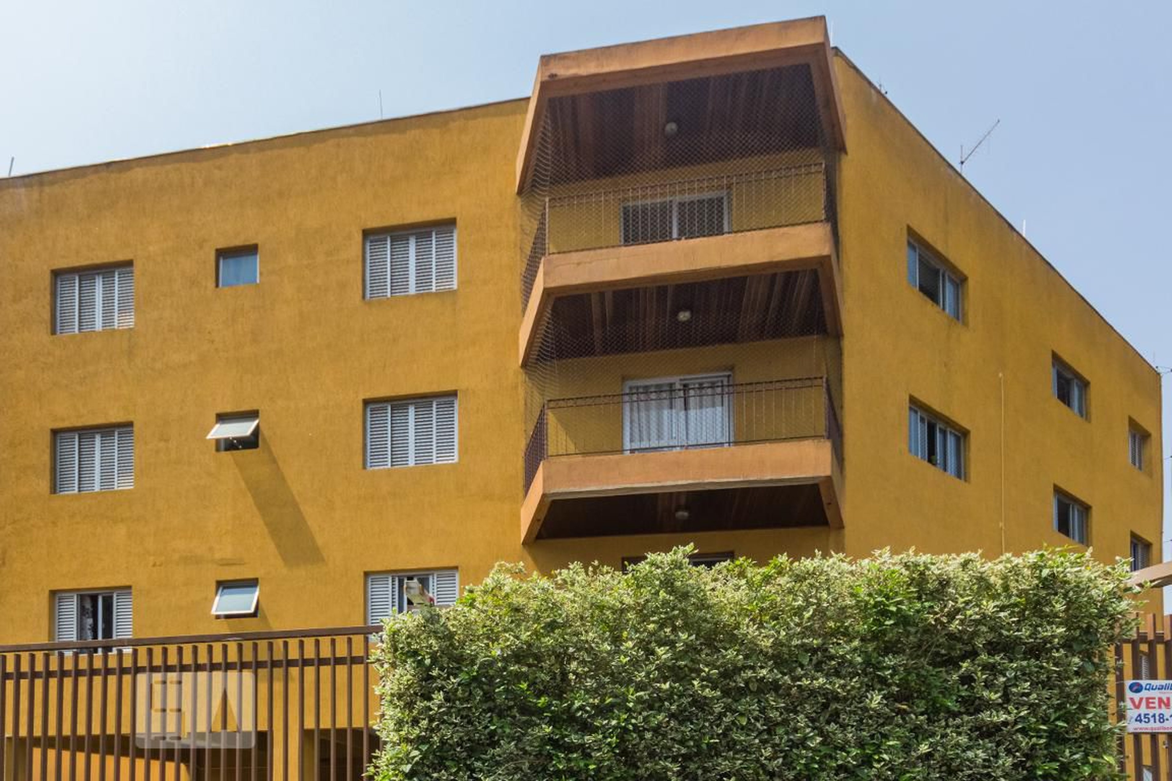 Fachada Condomínio em Rua Luiz Tonelotti, 160