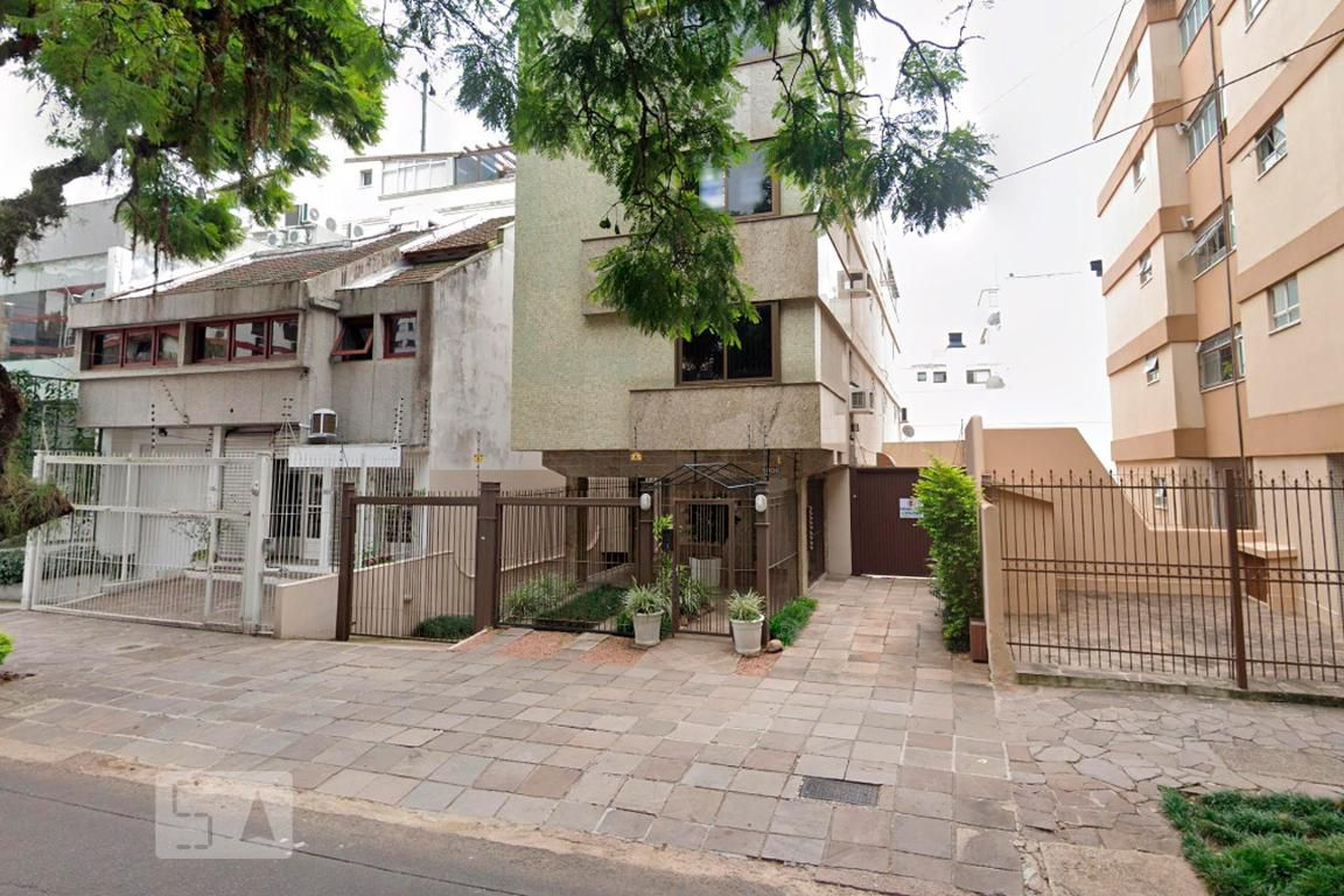 Fachada do Condomínio Edifício Cristiane