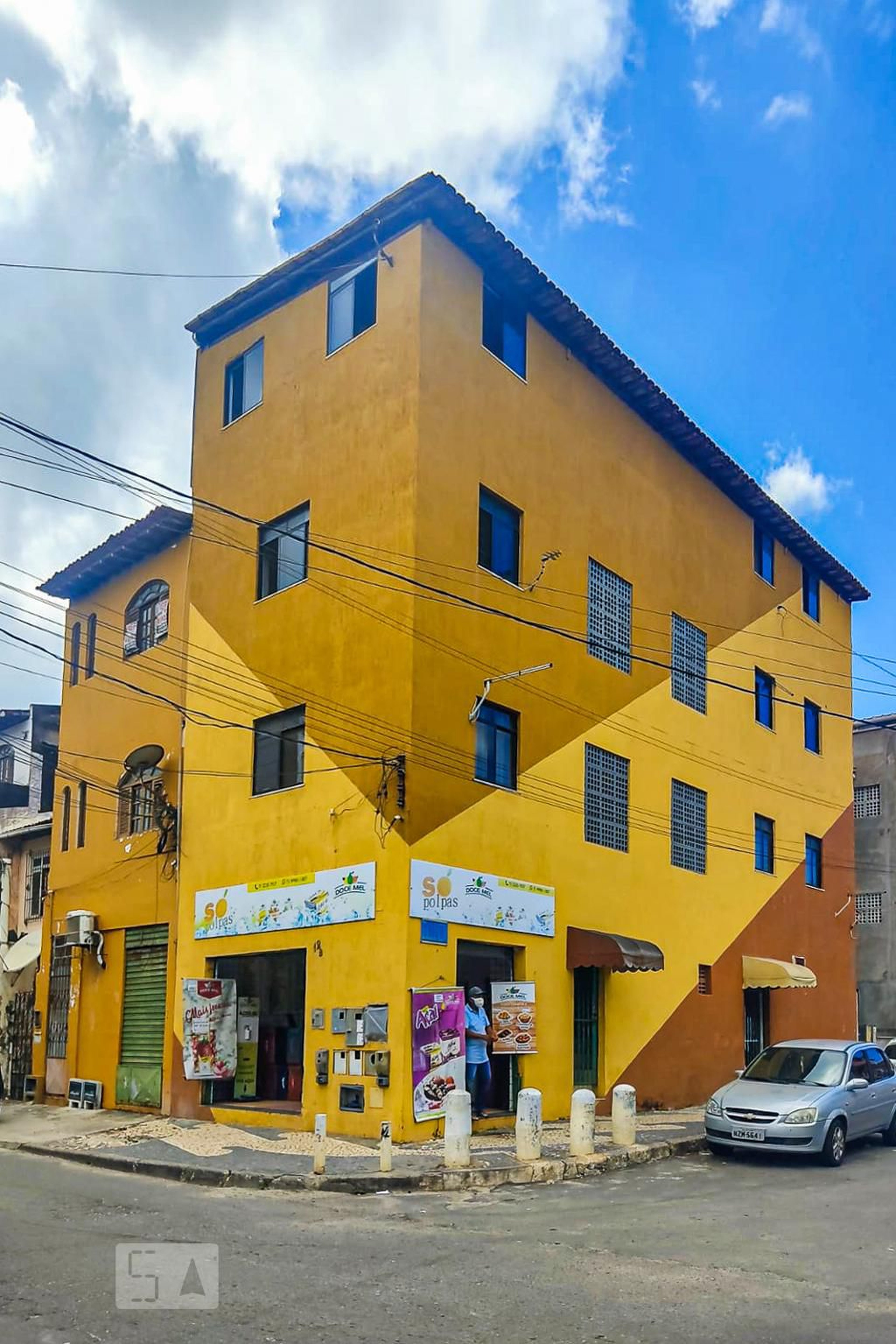 Fachada Condomínio em Rua Simões Filho, 12 B