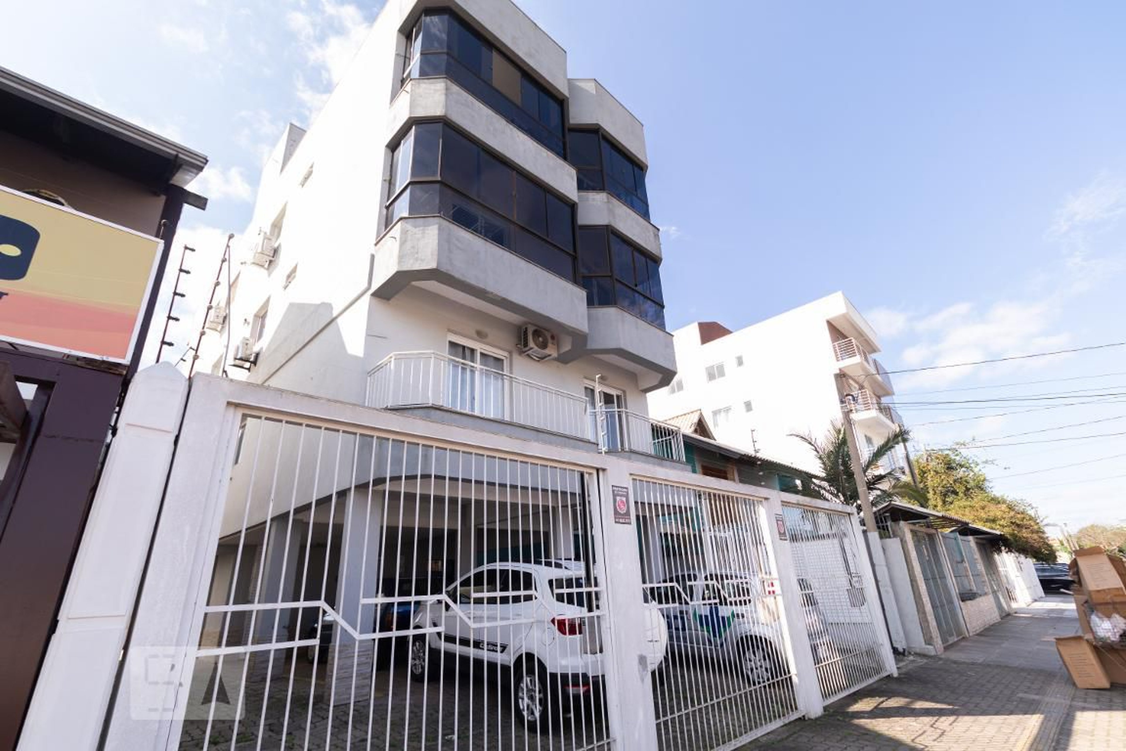 Fachada Condomínio em Rua Vereador Antônio Ferreira Alves, 915