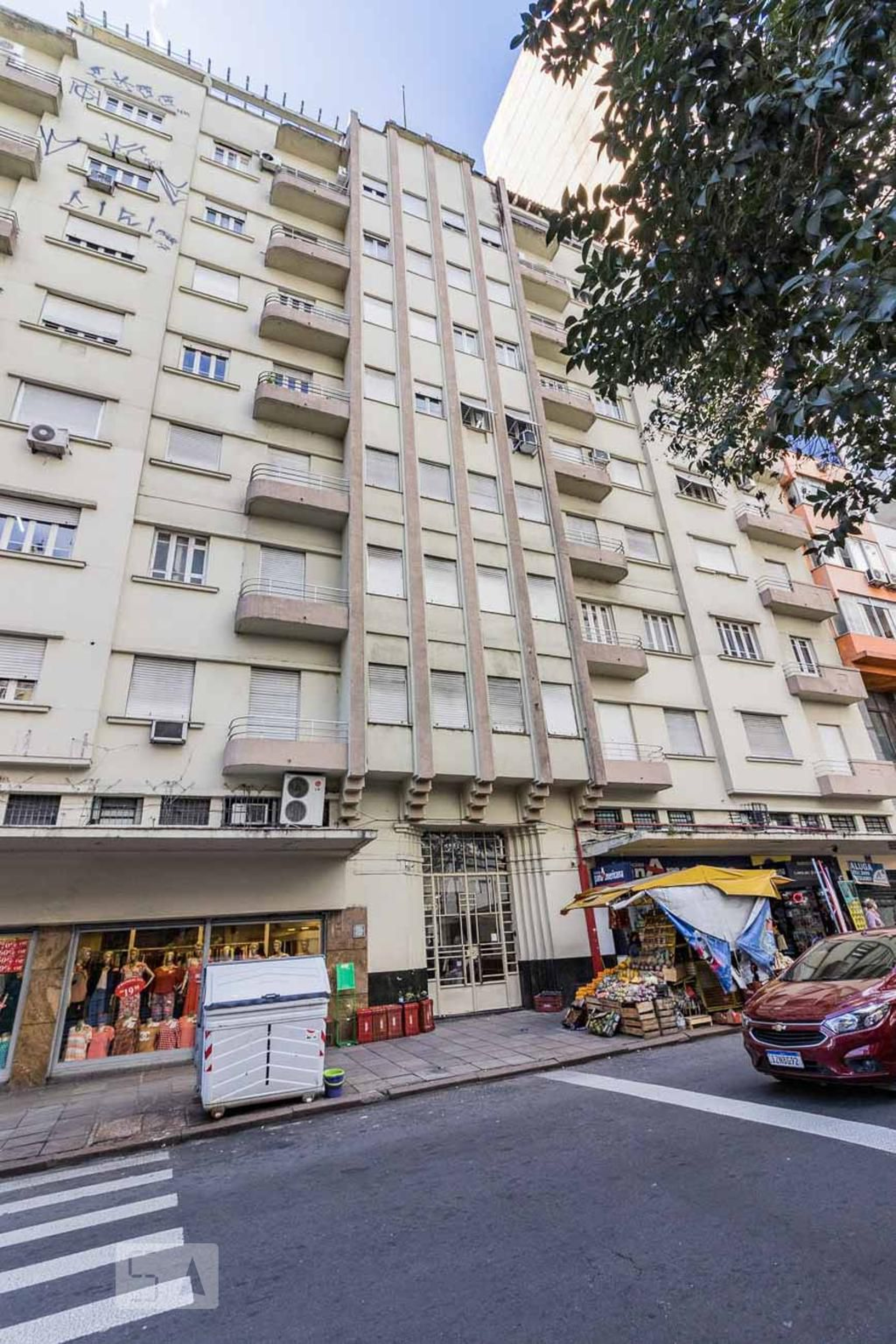 Fachada Condomínio em Avenida Borges de Medeiros, 596