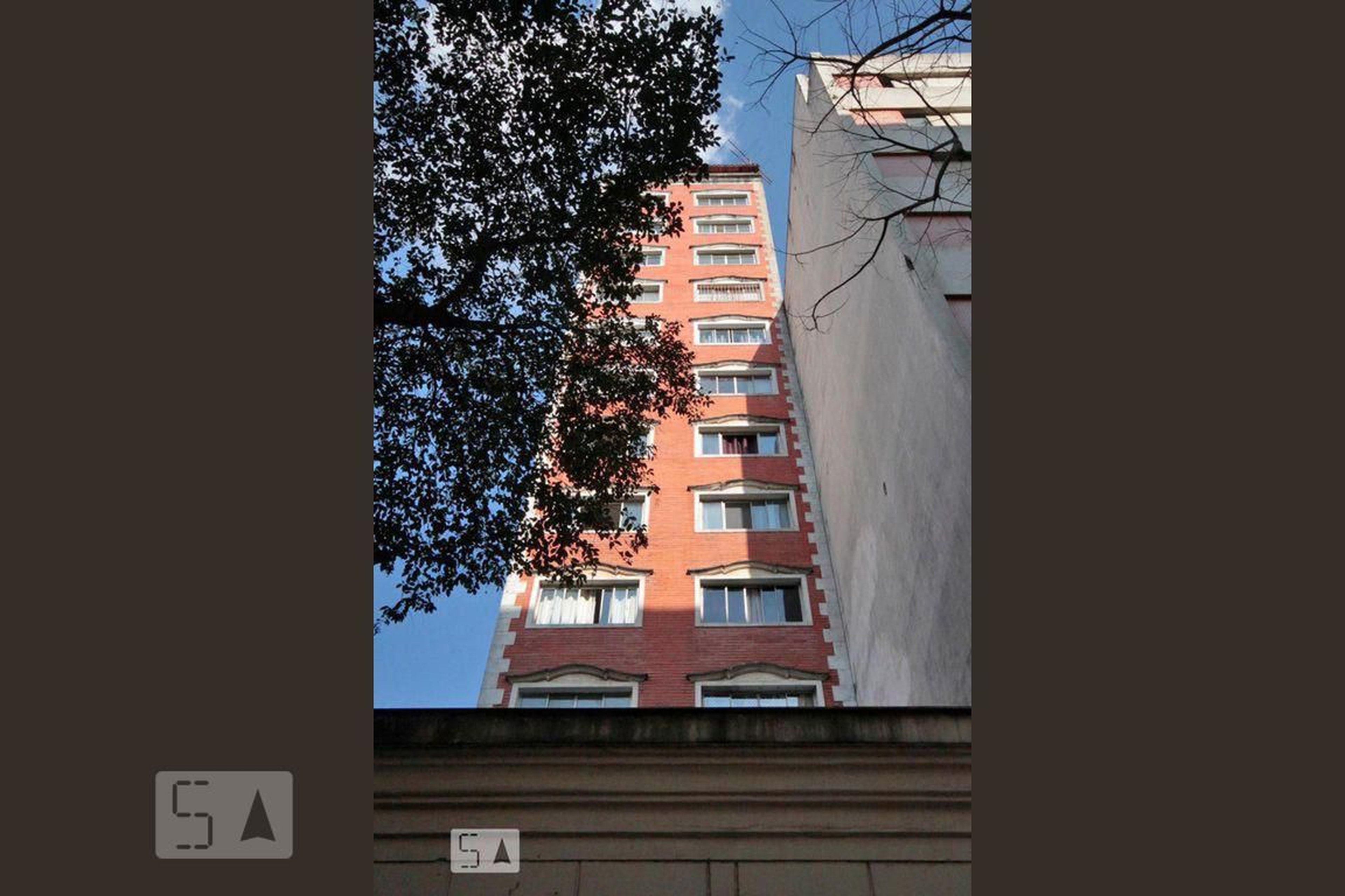 Fachada Condomínio em Rua Ana Cintra, 125