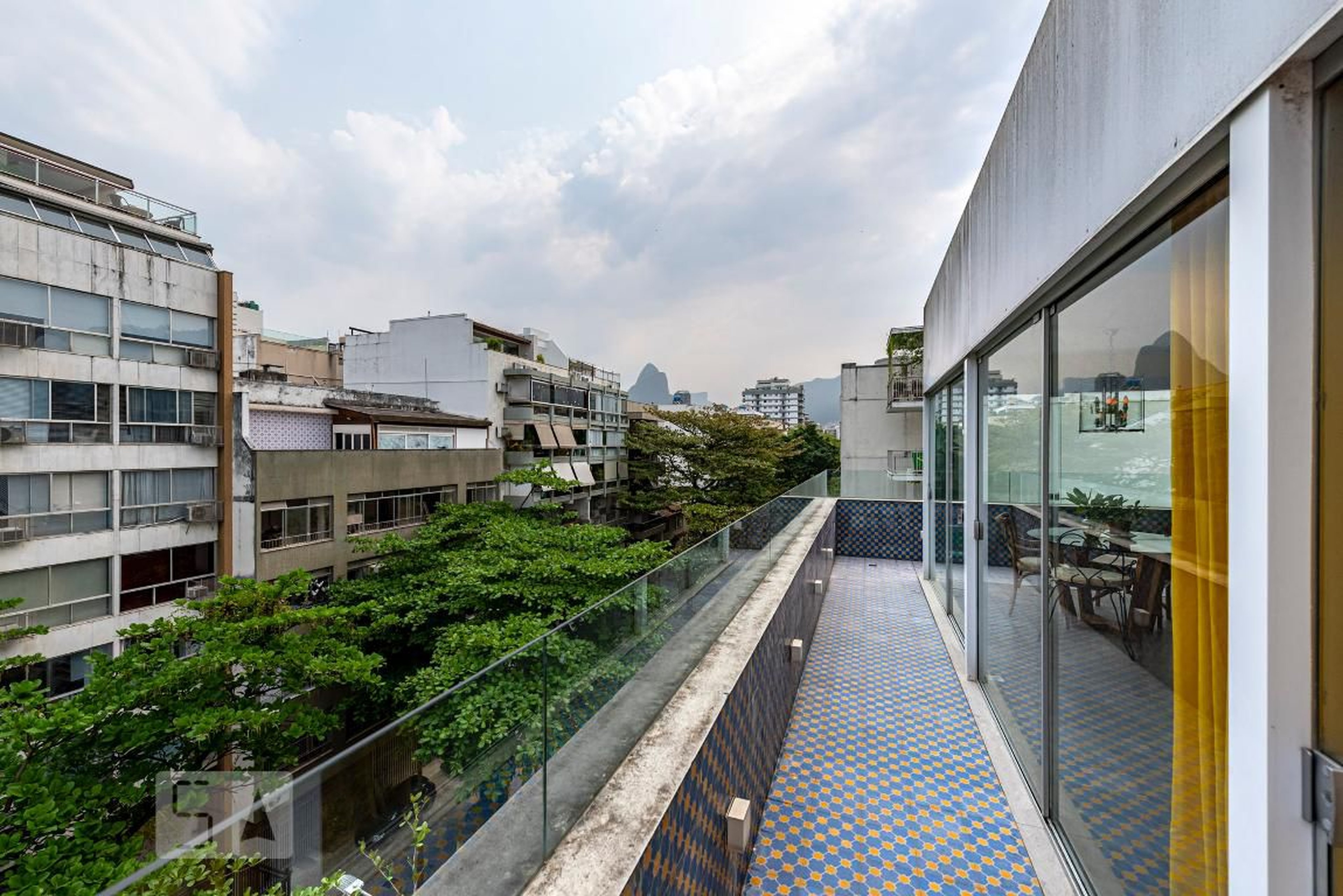 Área Externa Condomínio em Rua Barão de Jaguaripe, 300