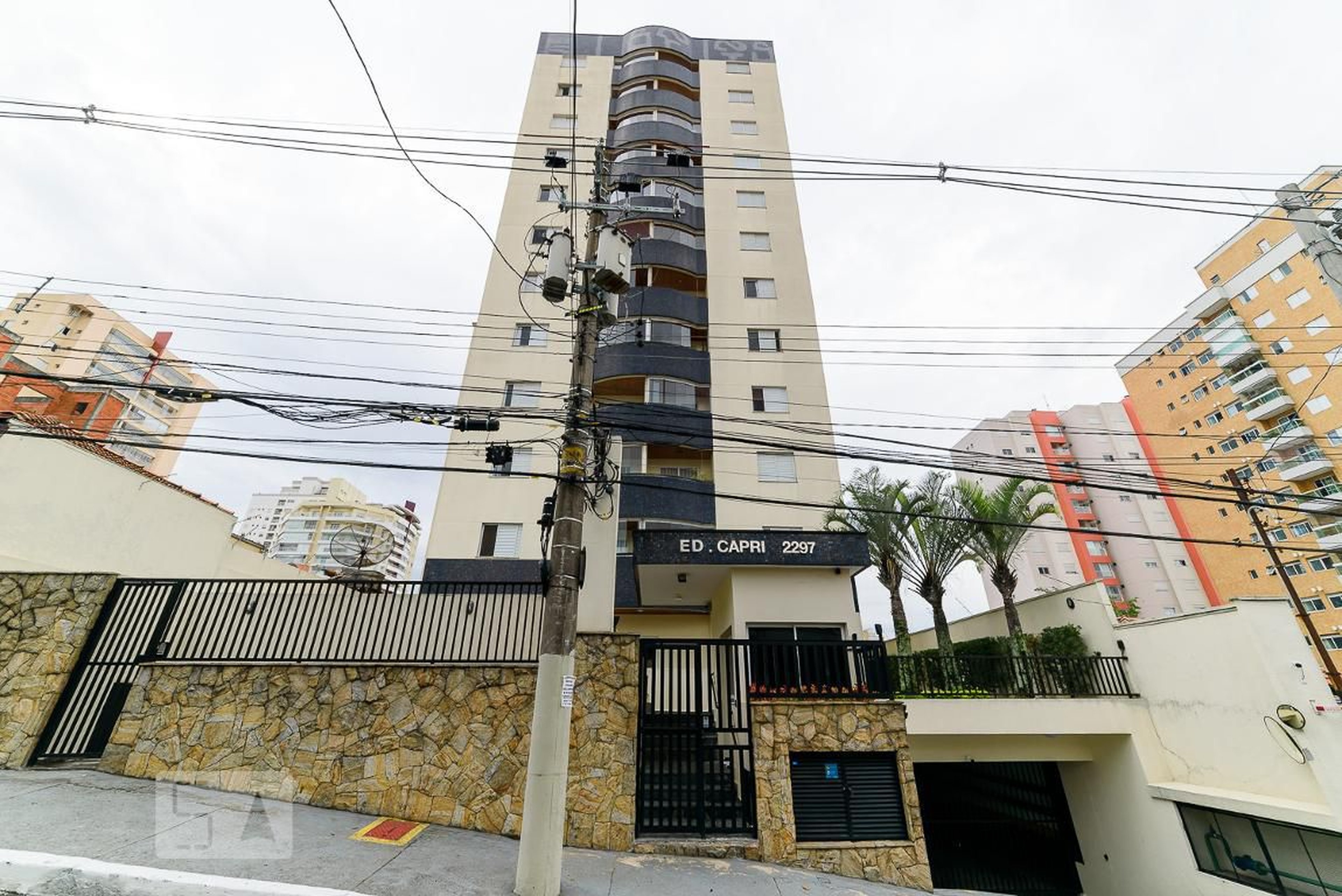 Fachada do Condomínio Edifício Capri