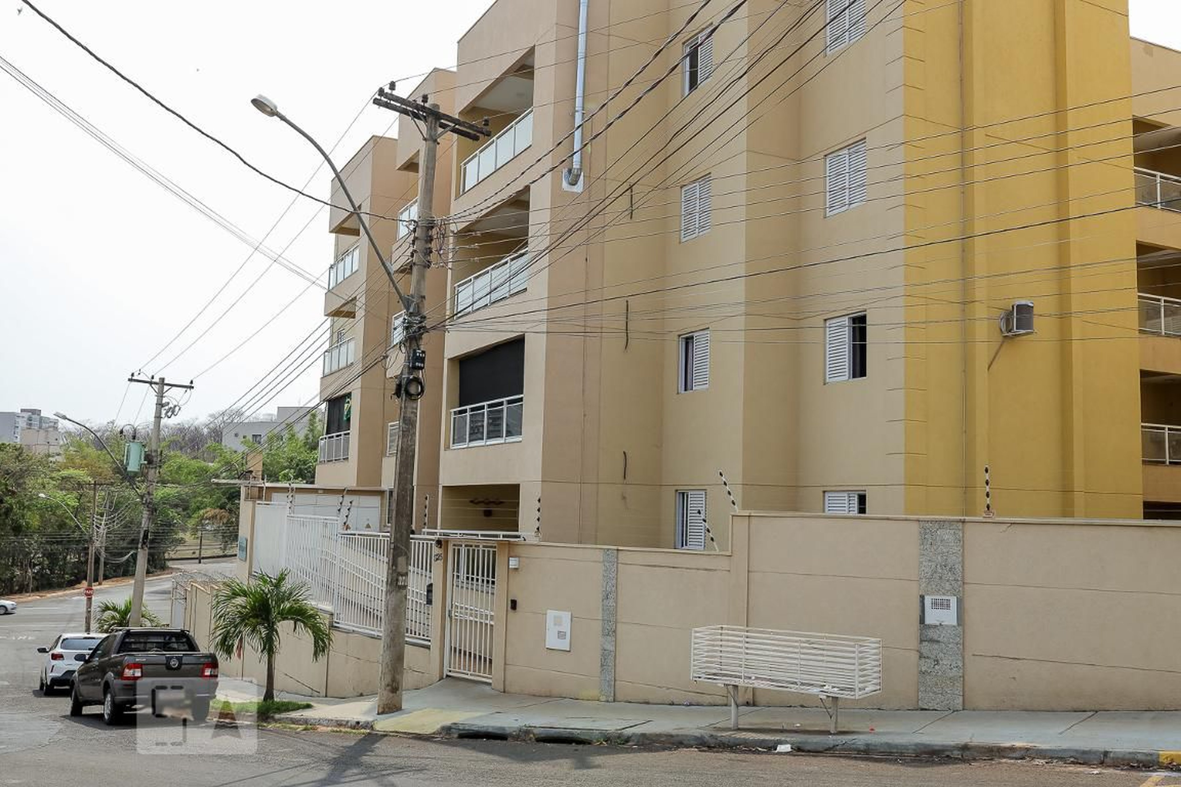 Fachada Condomínio Itaguaré