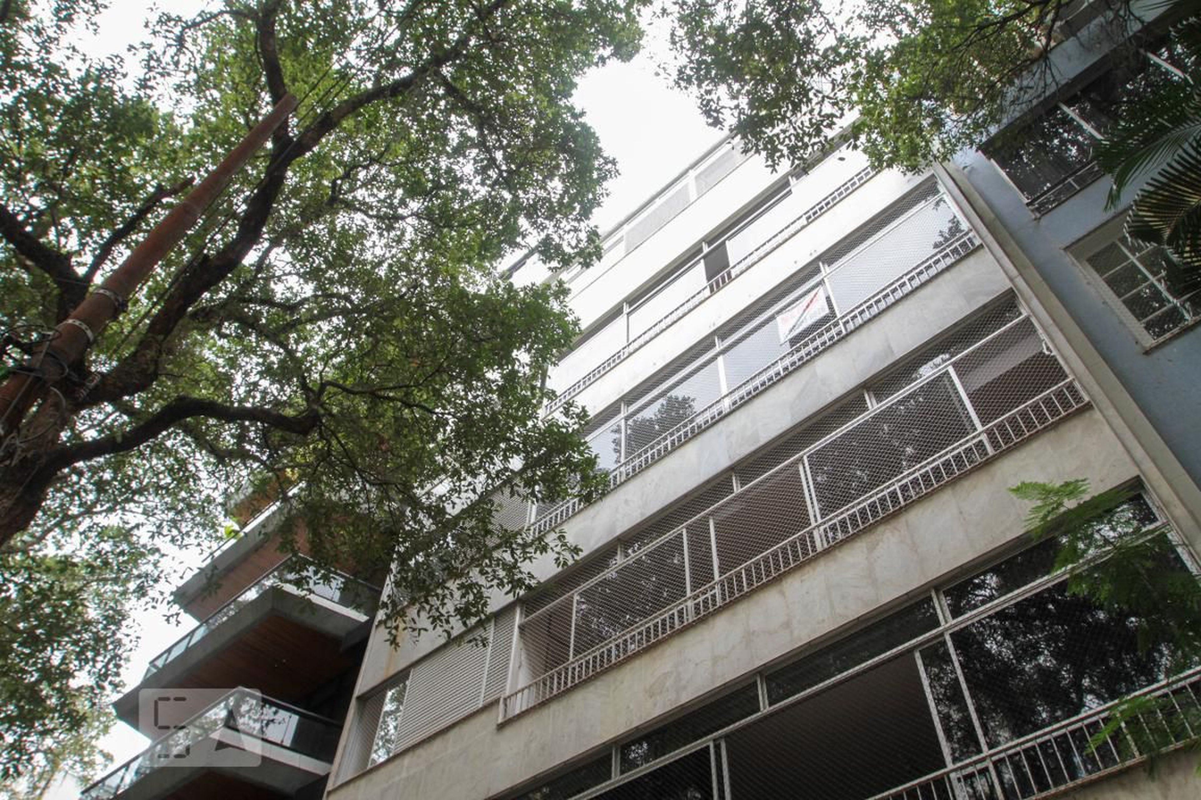 Fachada do Prédio Condomínio em Rua Nascimento Silva, 303