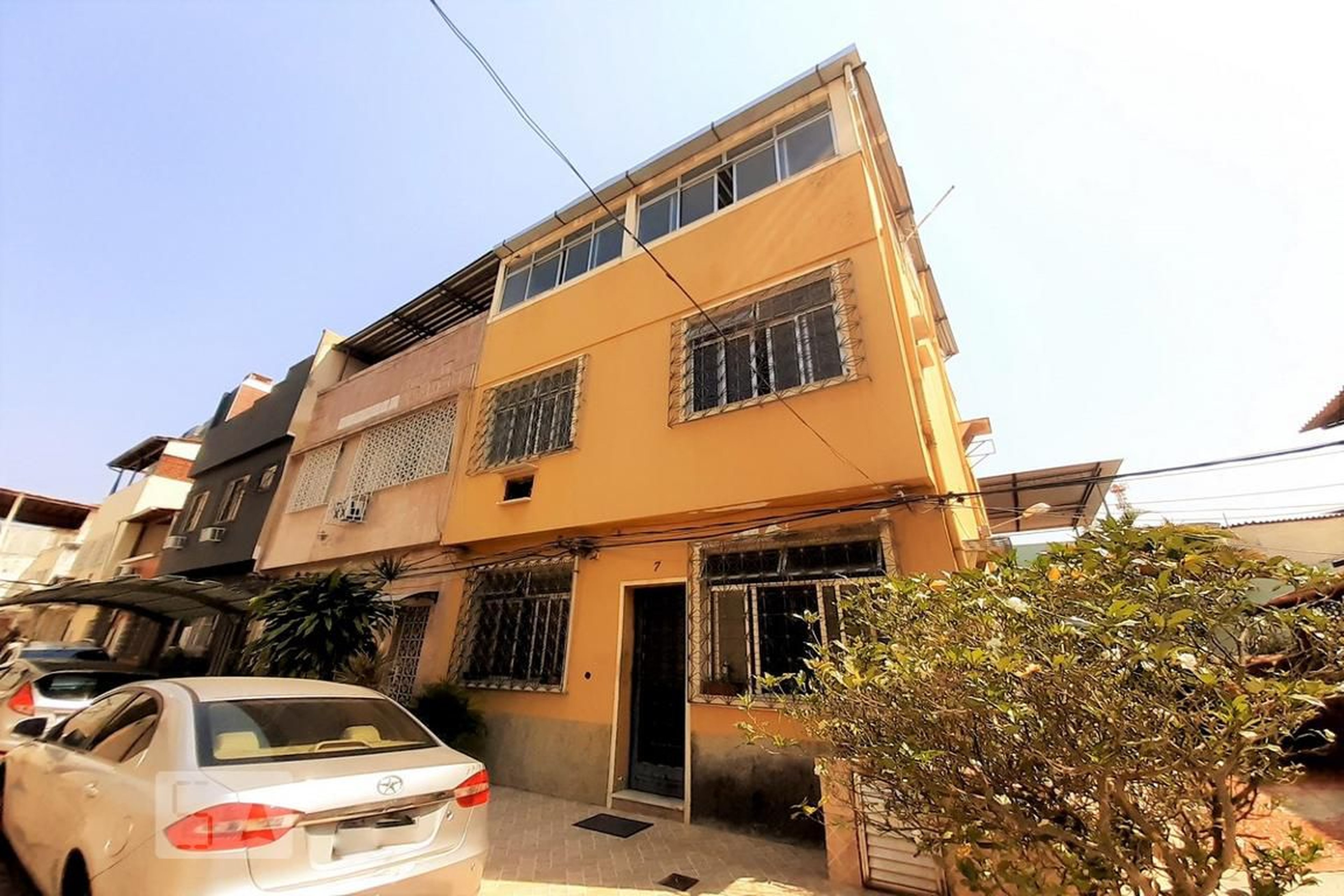 Fachada Condomínio em Rua Castro Alves, 34