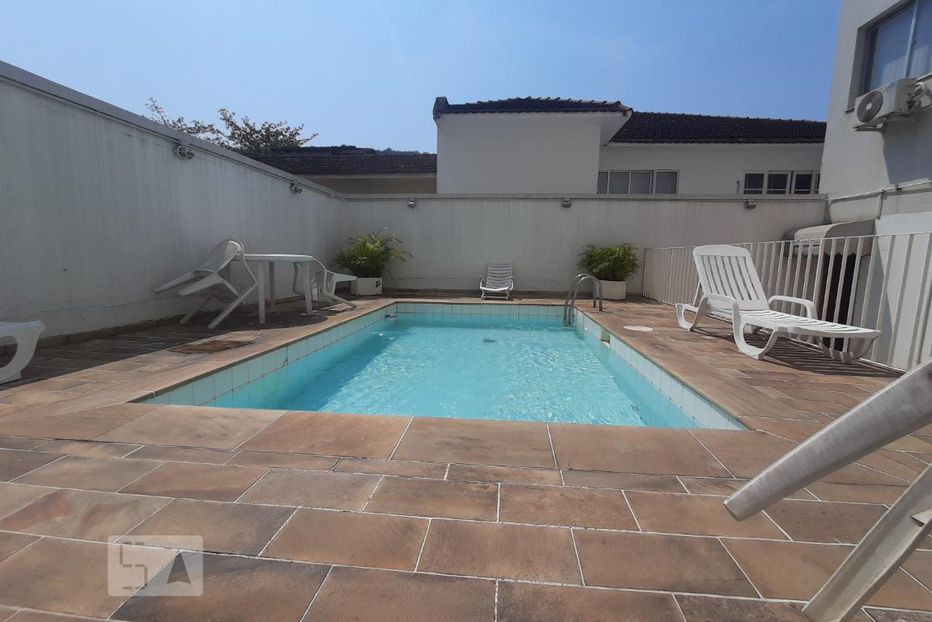 Piscina - Edifício Santa Clara Flat Hotel Residencia