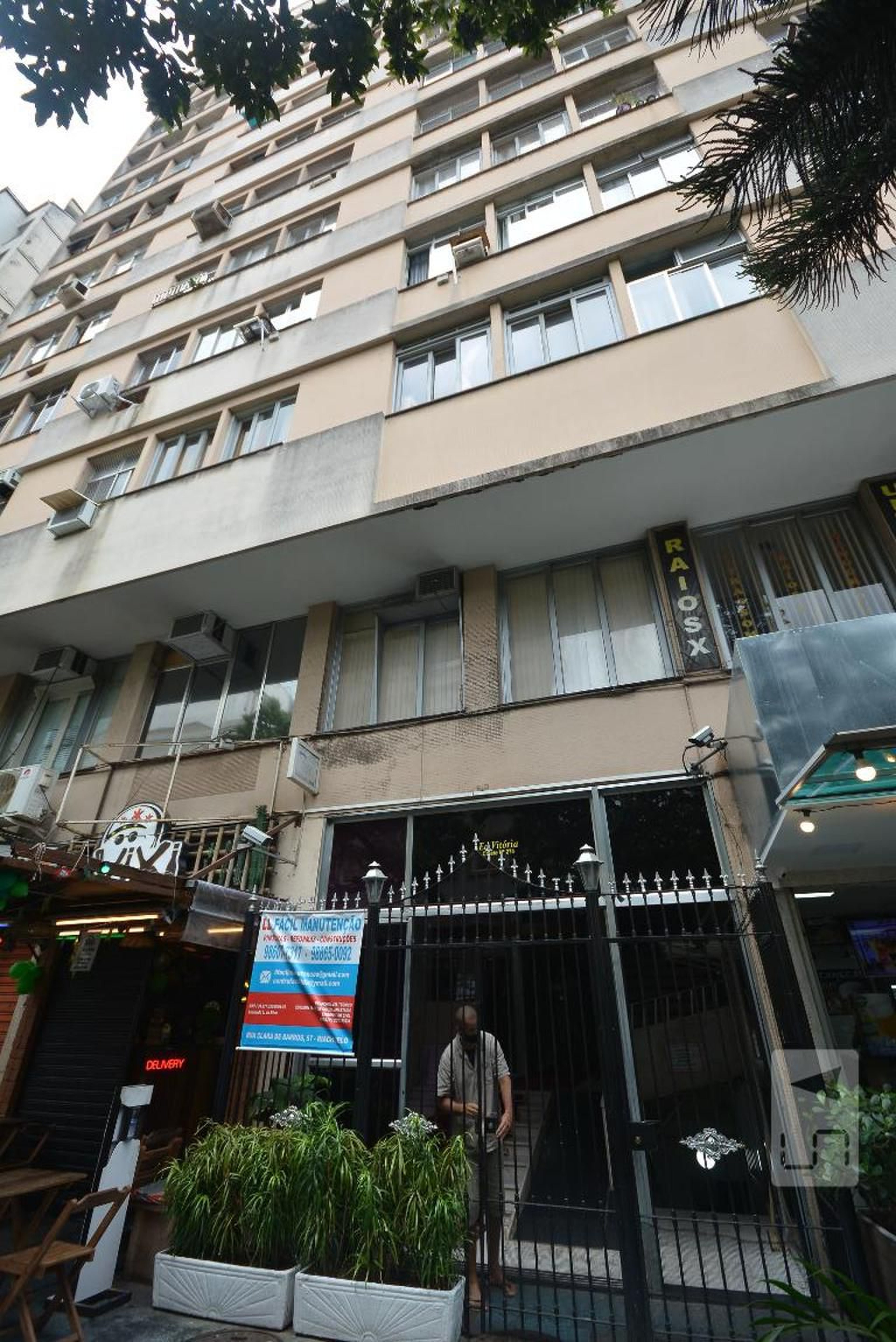 Fachada do Prédio Condomínio em Rua do Catete, 217