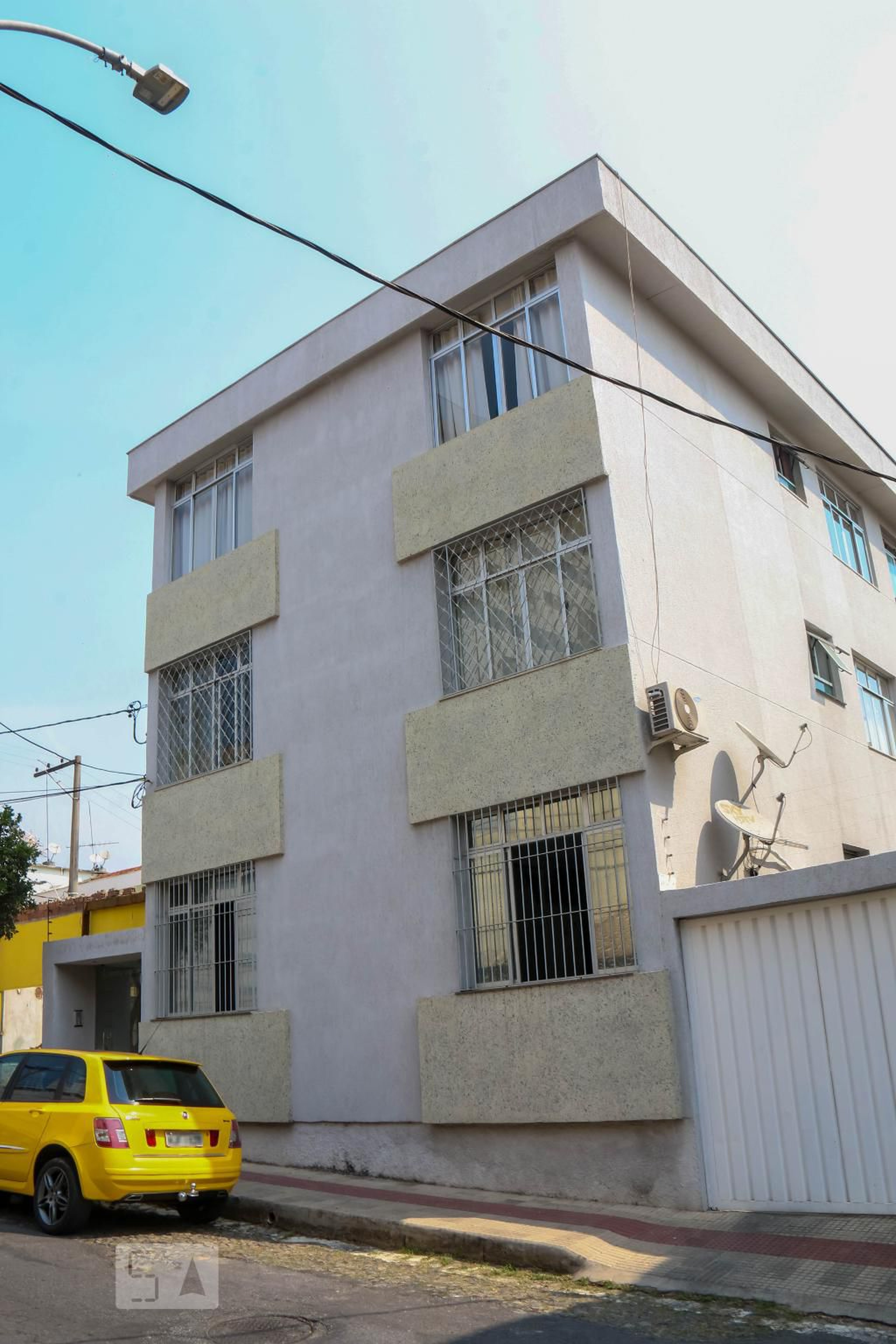 Fachada Condomínio em Rua Contria, 376