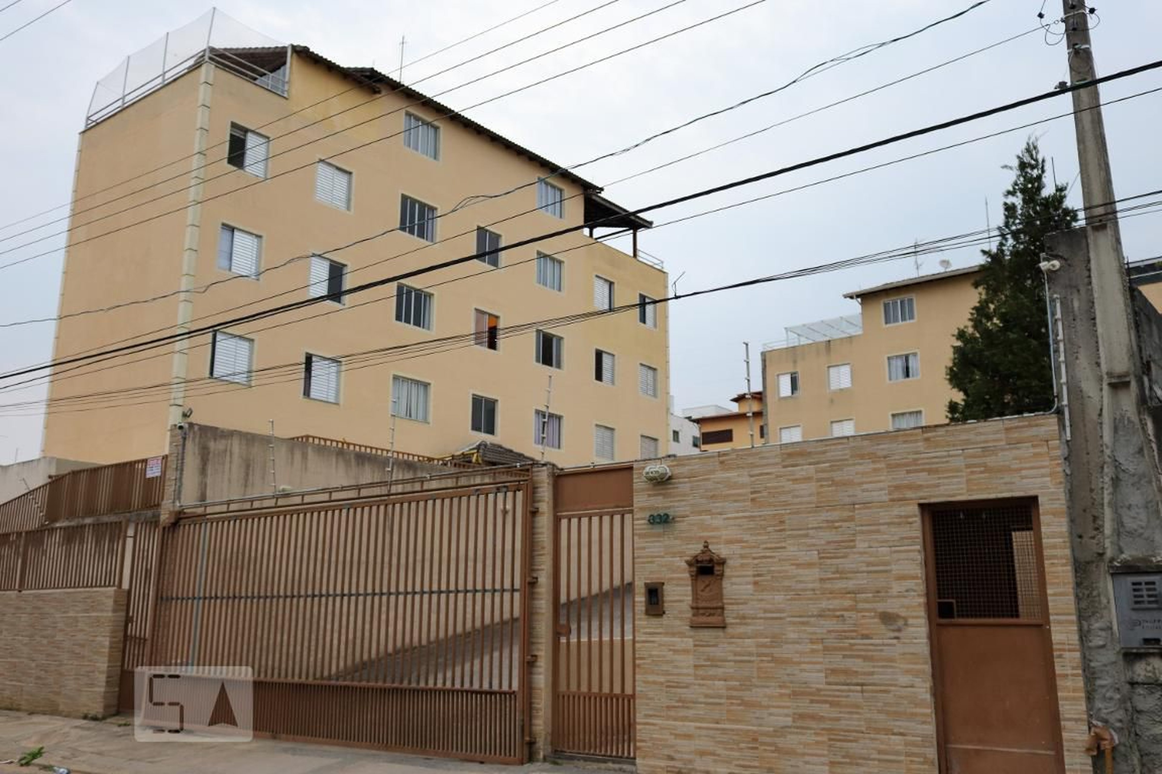 Fachada do Prédio Condomínio em Rua Francisco Gouvêia Réis Júnior, 332