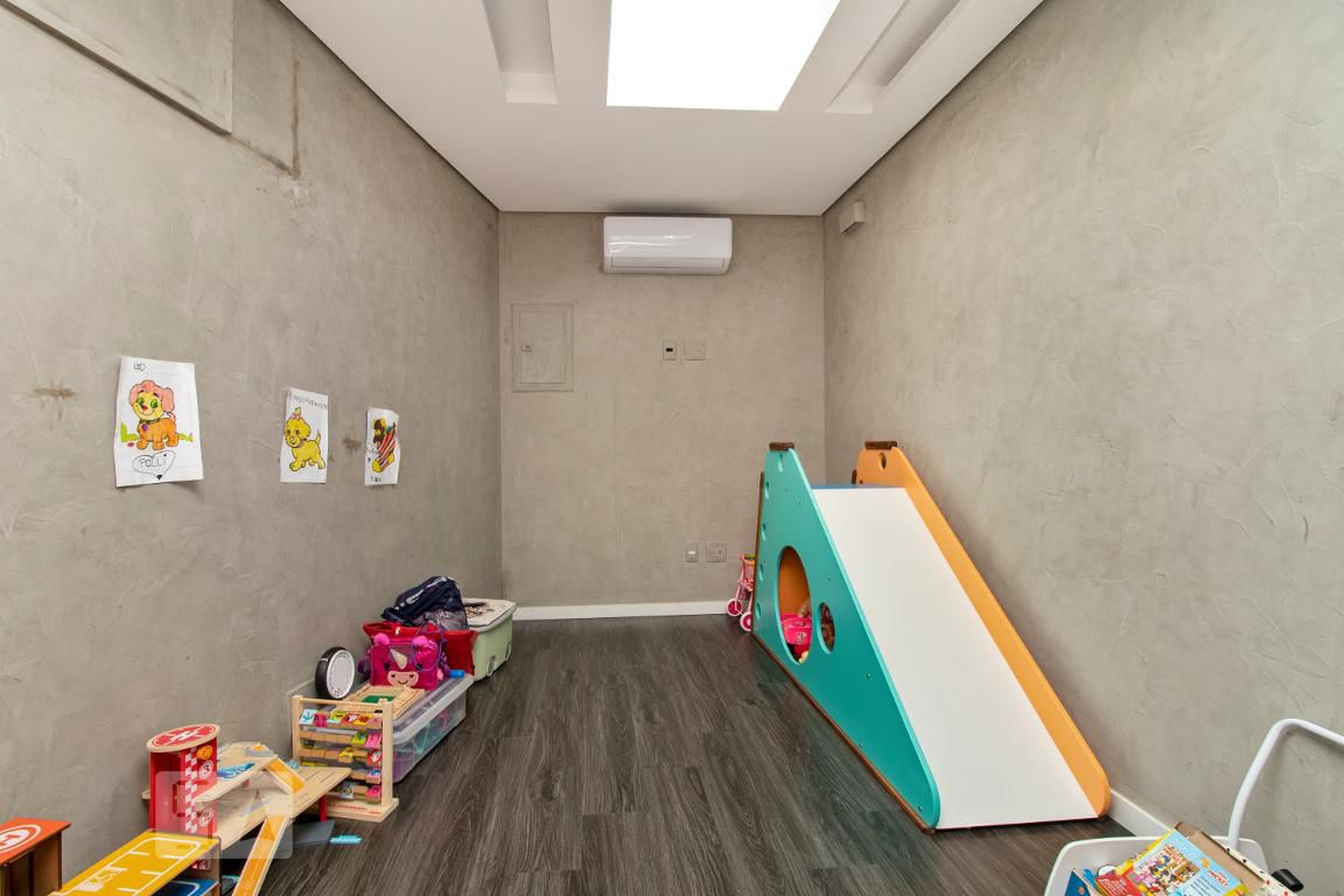 Brinquedoteca - The Royal Stone