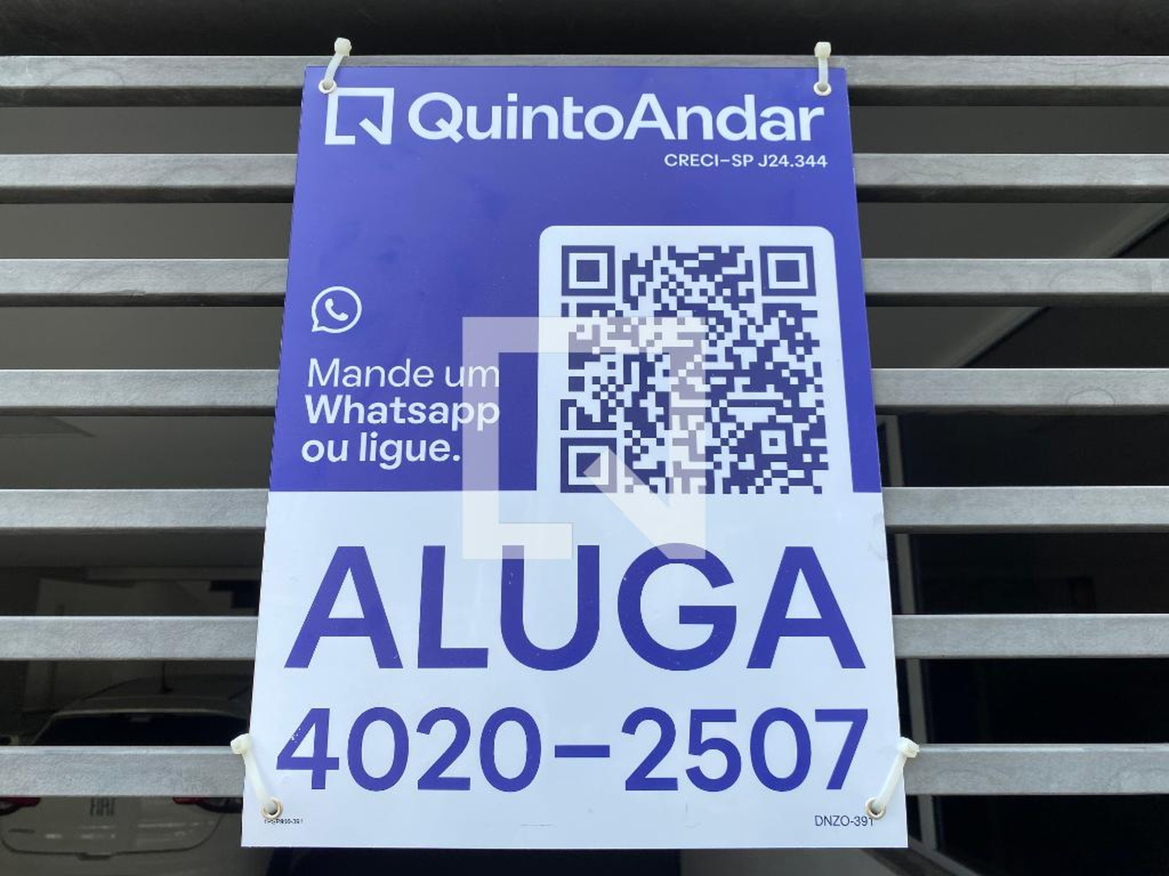 Fachada Condomínio em Rua Doná Carlota, 40