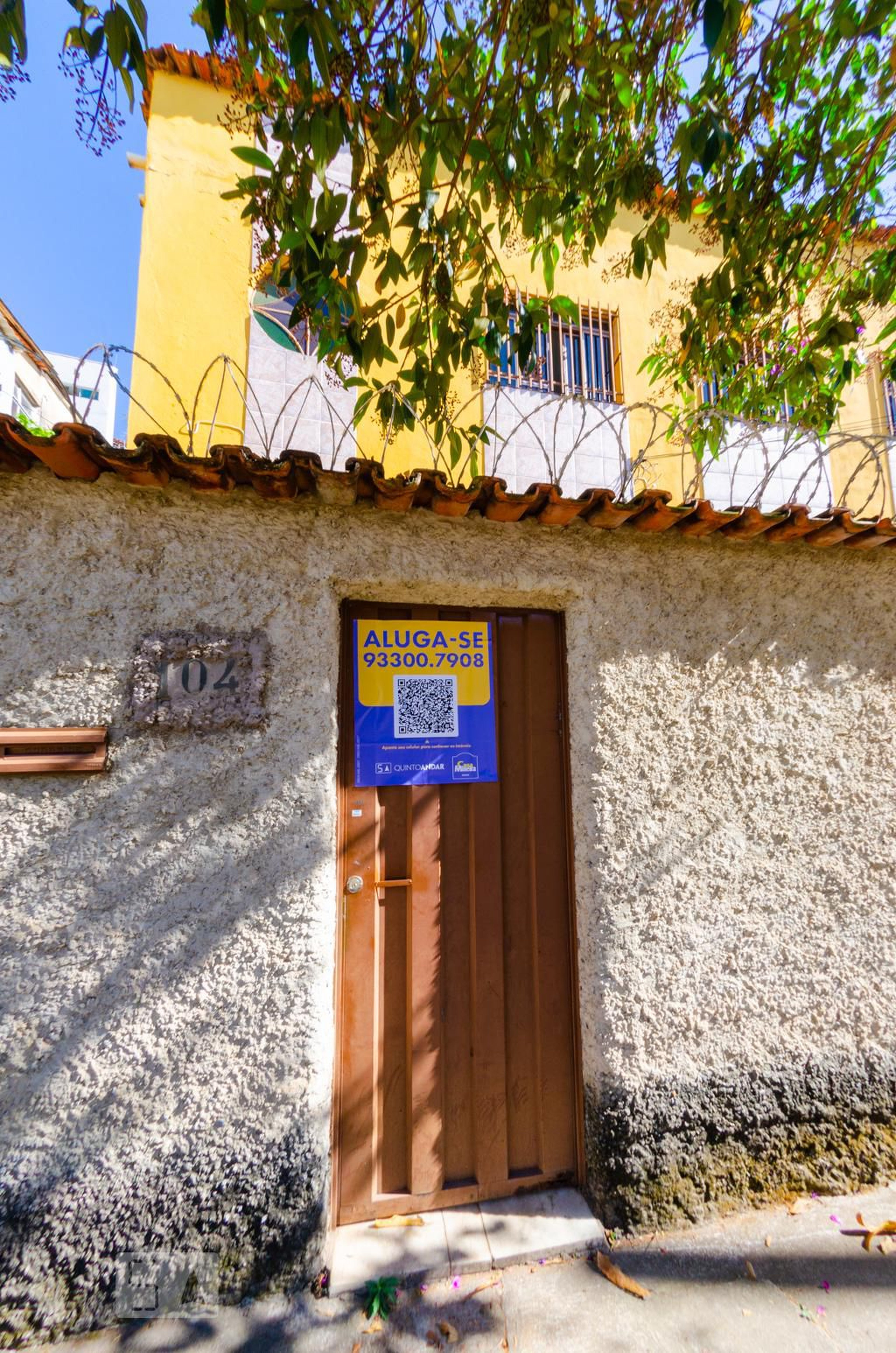 Fachada Condomínio em Rua Azevedo Júnior, 104