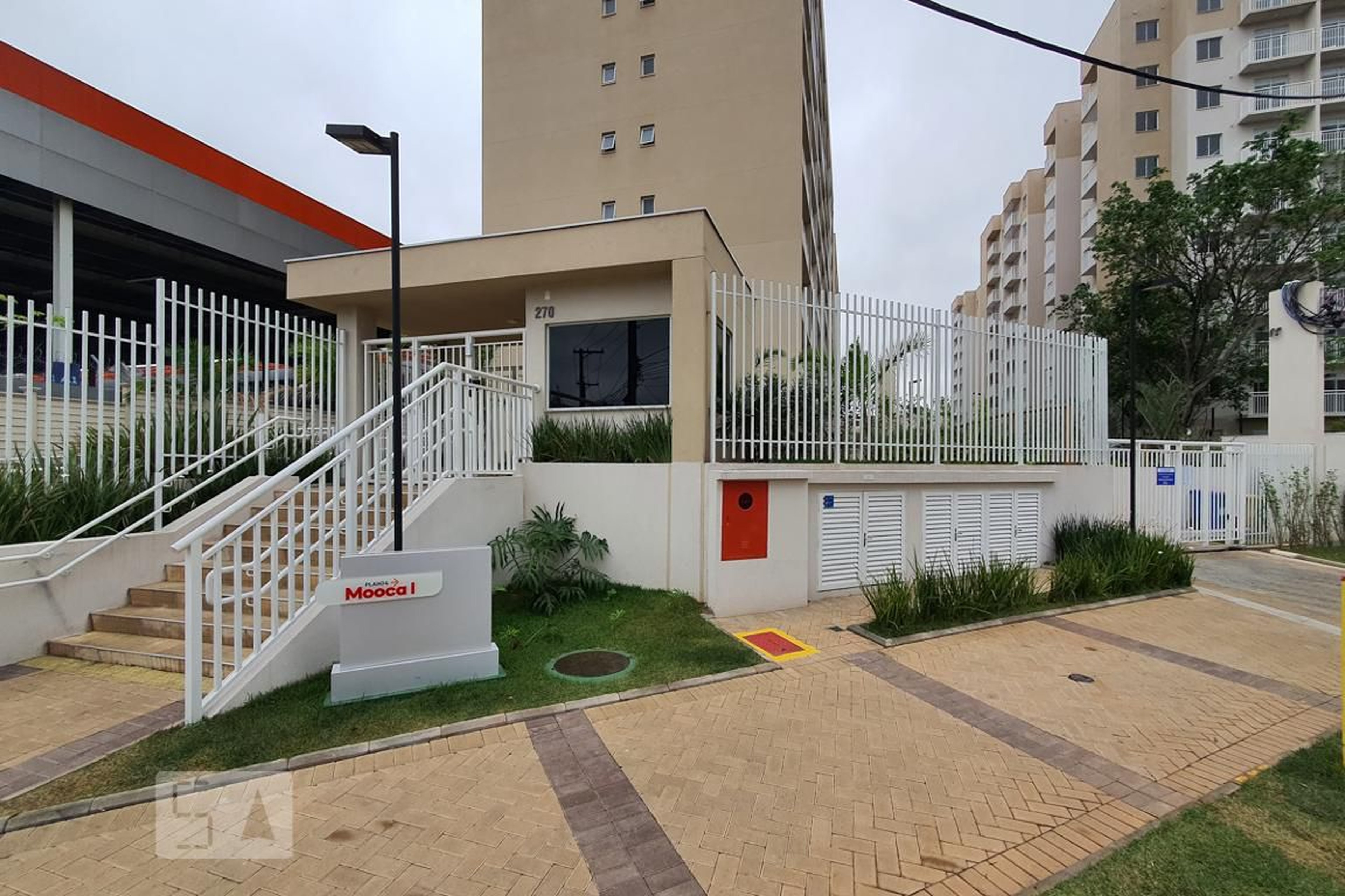 Fachada Condomínio em Praça Alberto Lion, 150