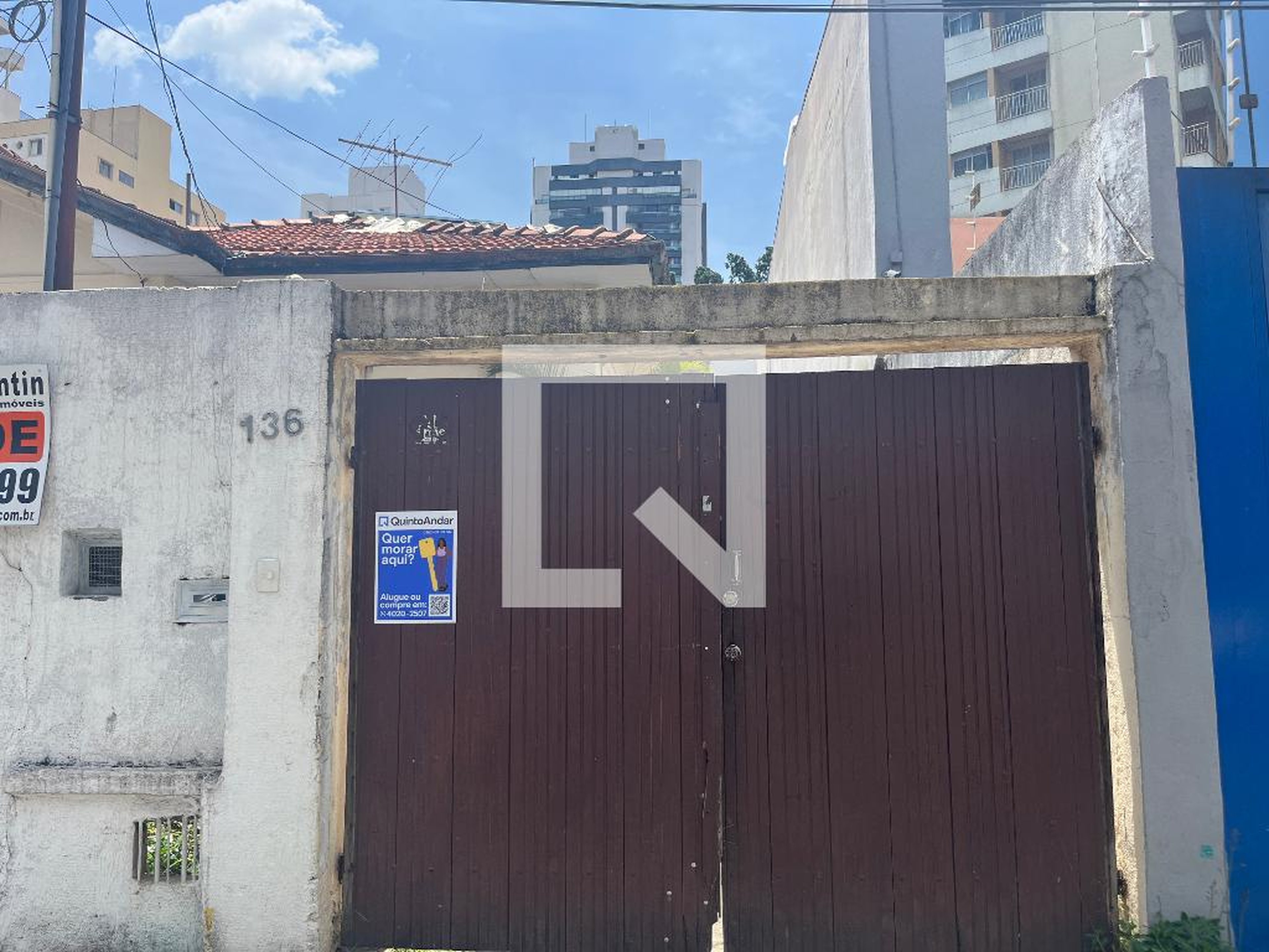 Fachada Condomínio em Rua Pero Neto, 136