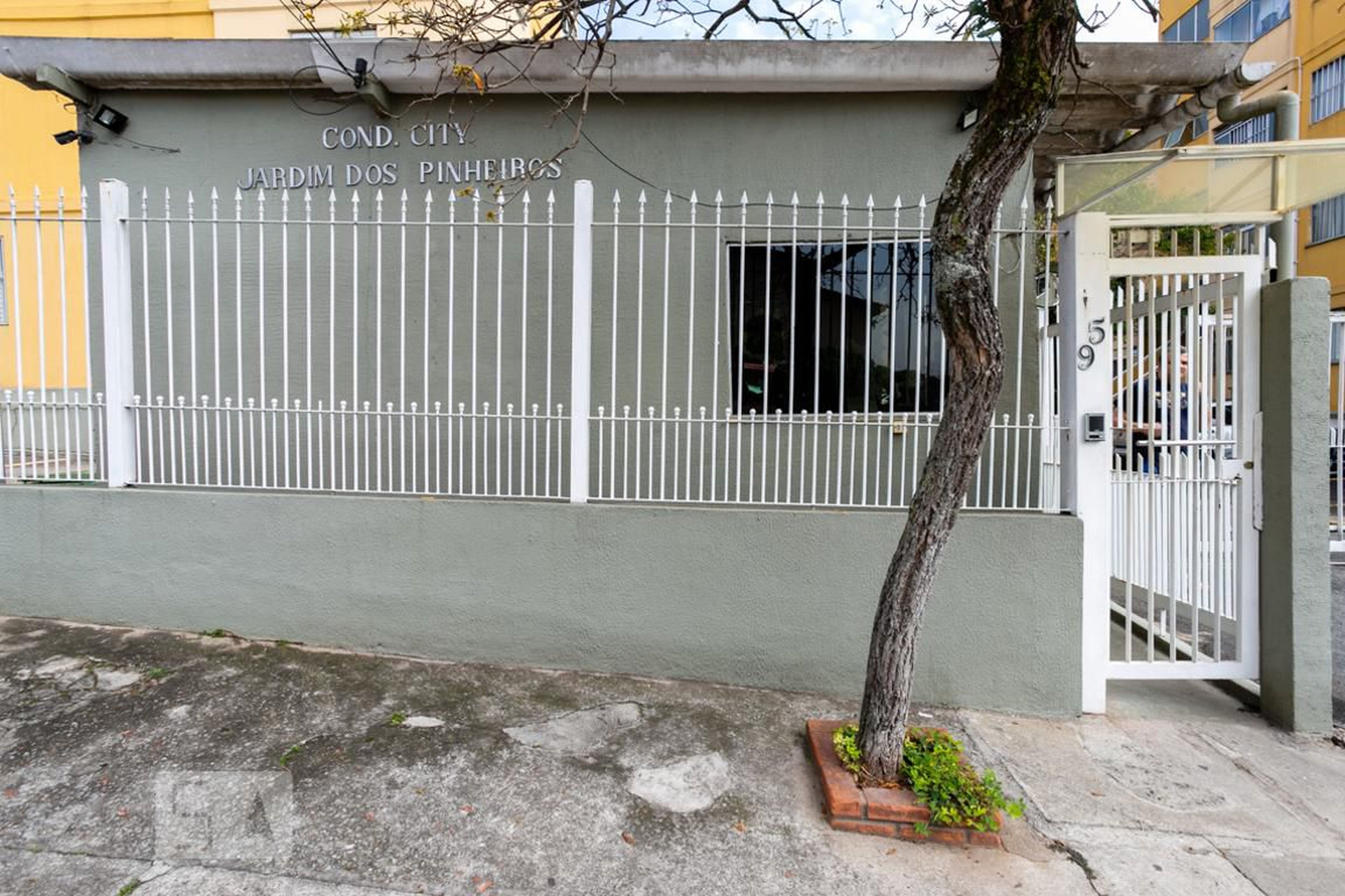 Fachada do condomínio Condomínio City Jardim dos Pinheiros