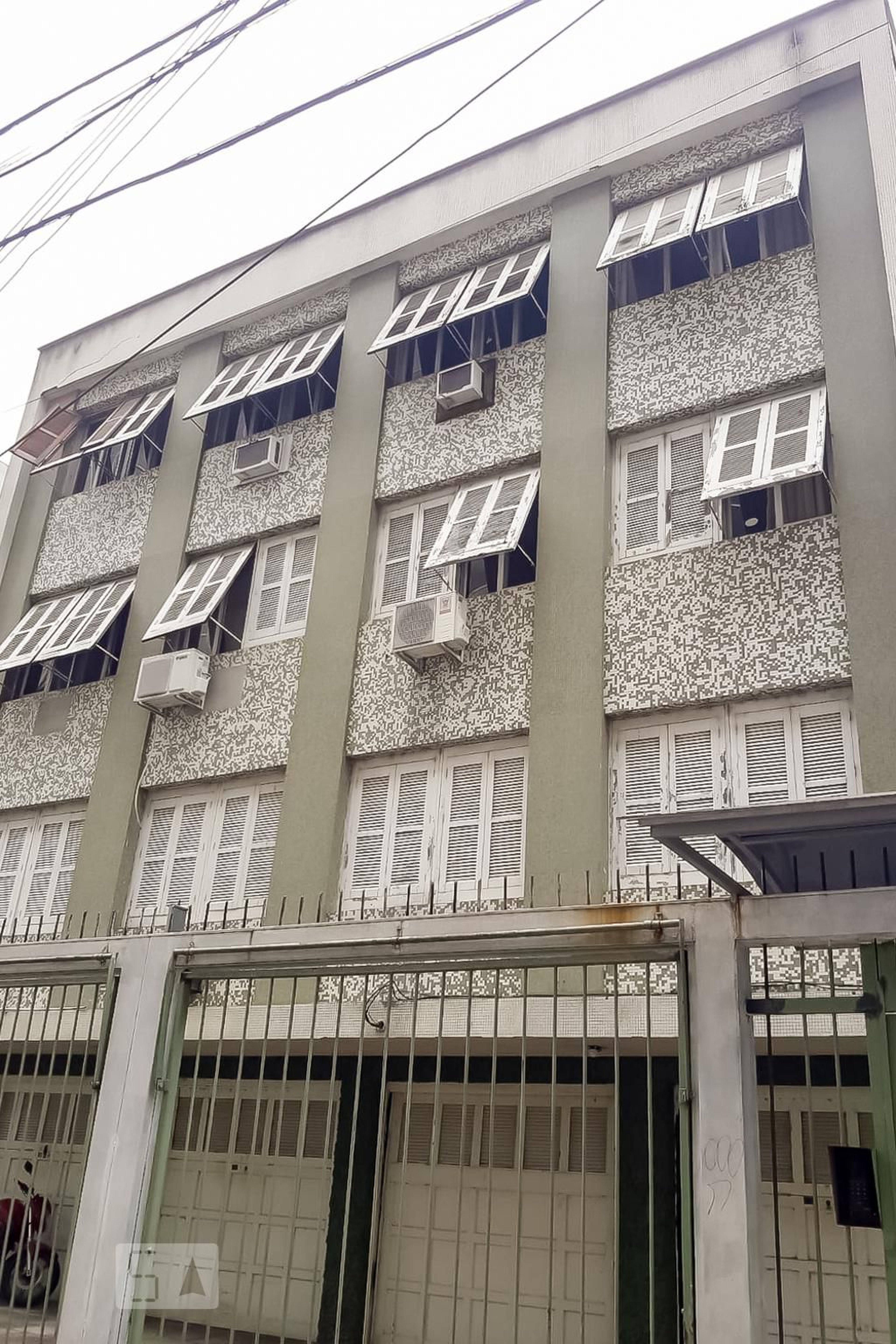 Fachada Condomínio em Rua Doutor Vicente de Paula Dutra, 61