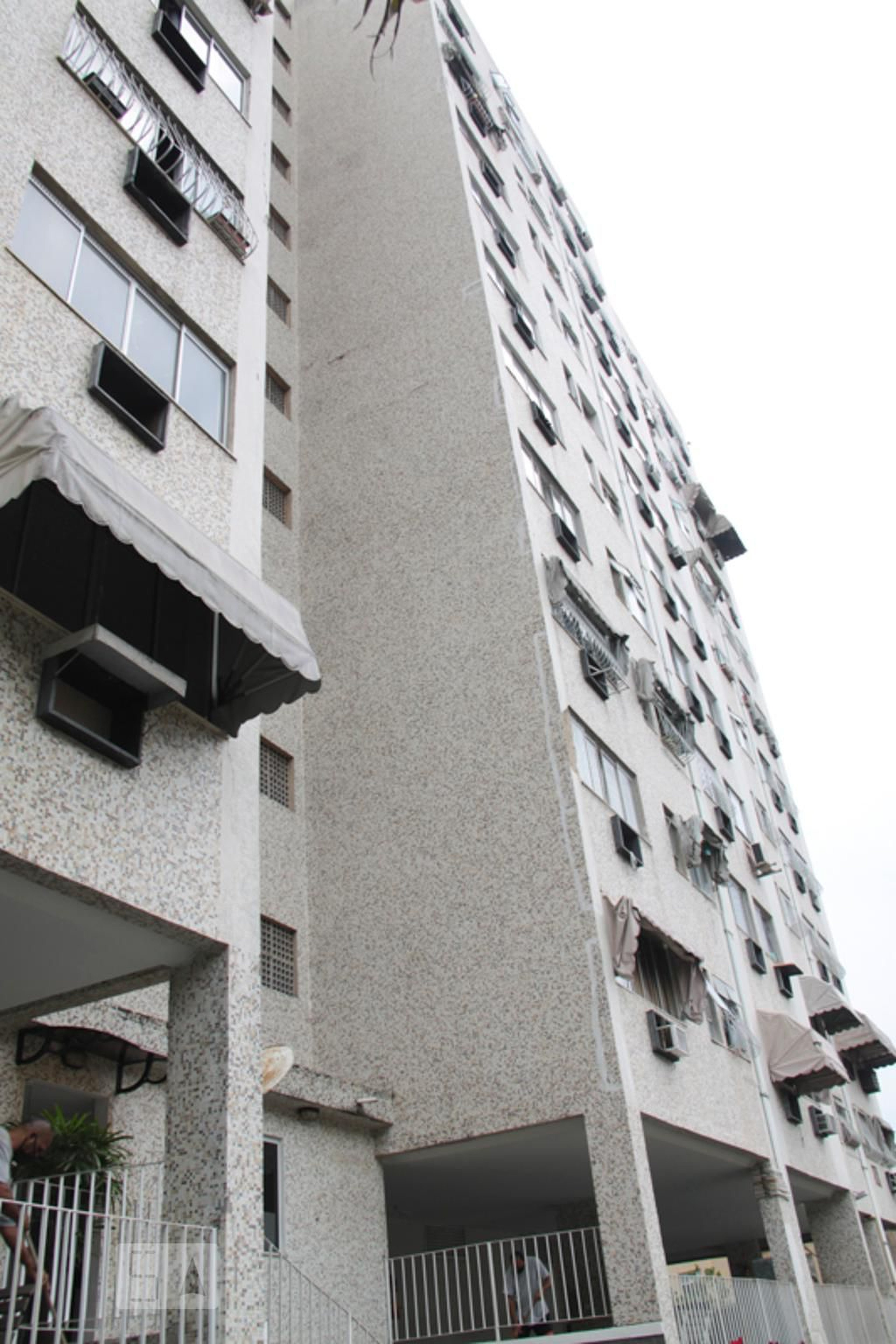 Fachada do Condomínio Edifício Vinte de Julho