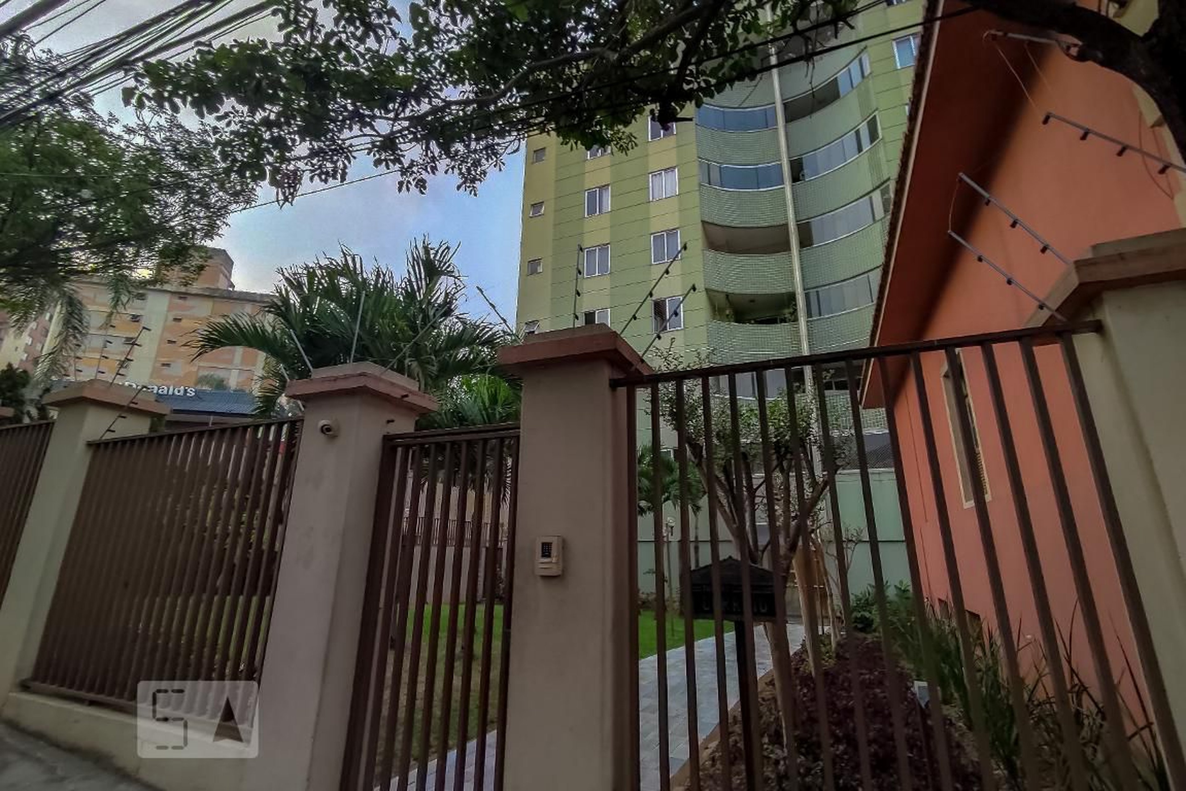 Fachada Condomínio Portal da Vila