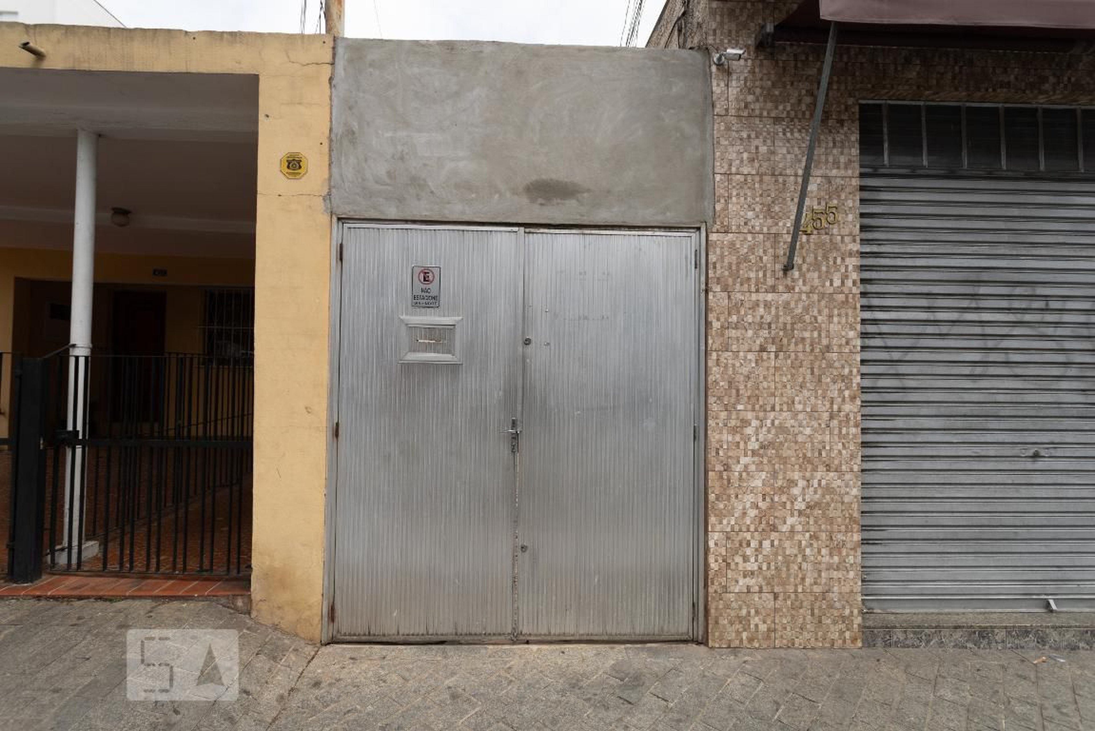 Fachada Condomínio em Rua Teodoro Mascarenhas, 455