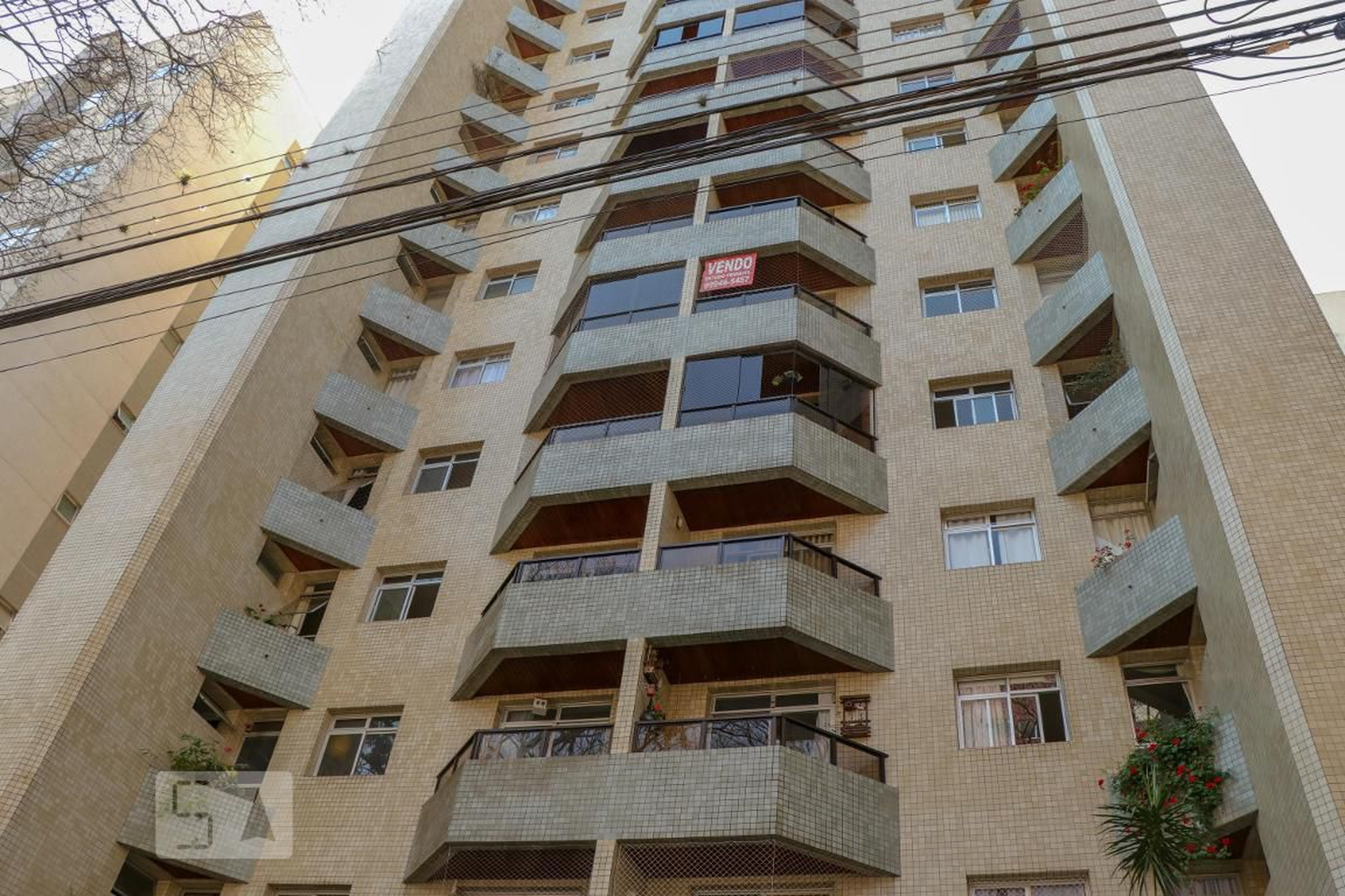 Fachada Condomínio em Rua Morretes, 145