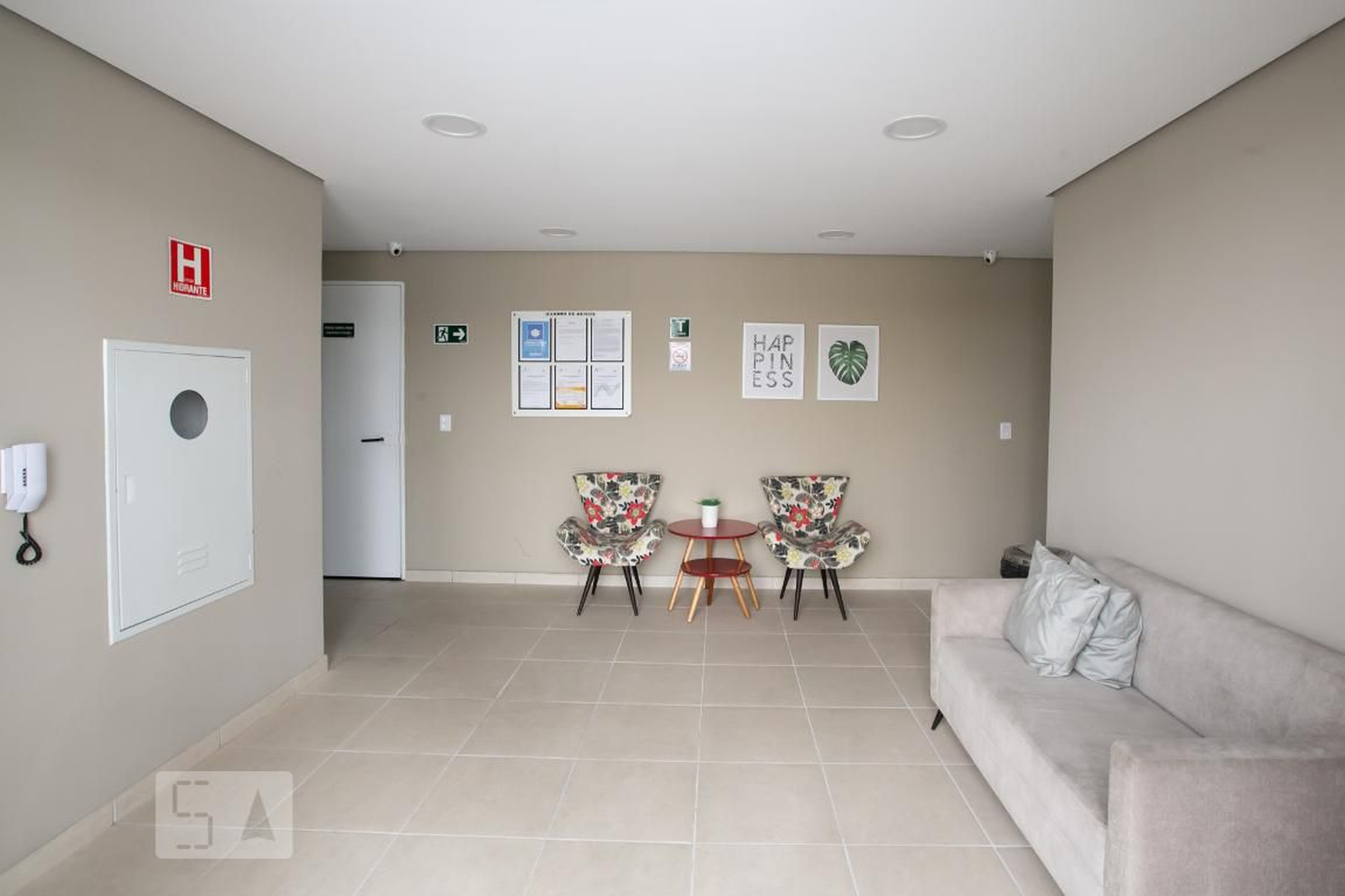 Hall Condomínio Chácara das Flores Guainazes