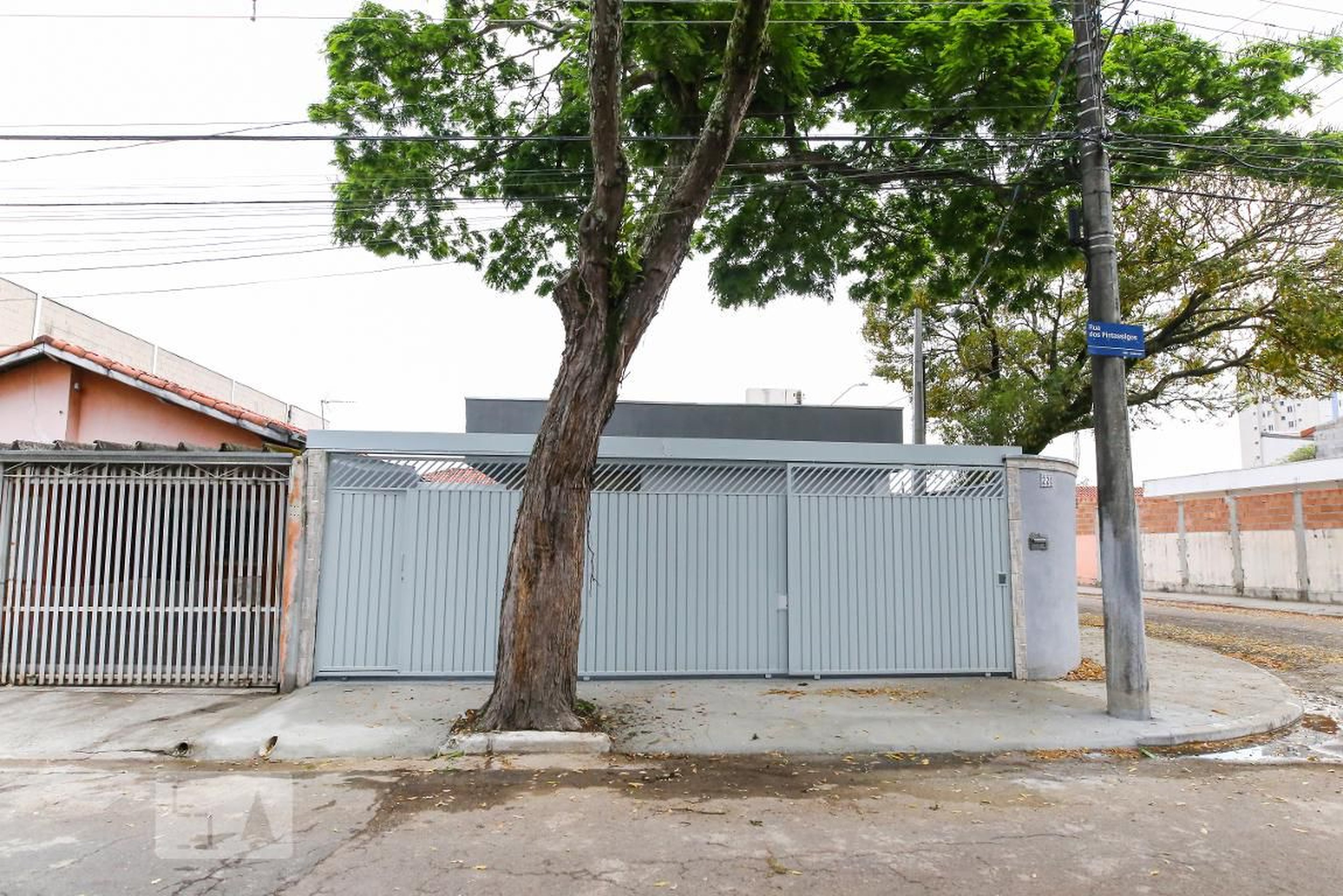 Fachada Condomínio em Rua dos Pintassilgos, 220