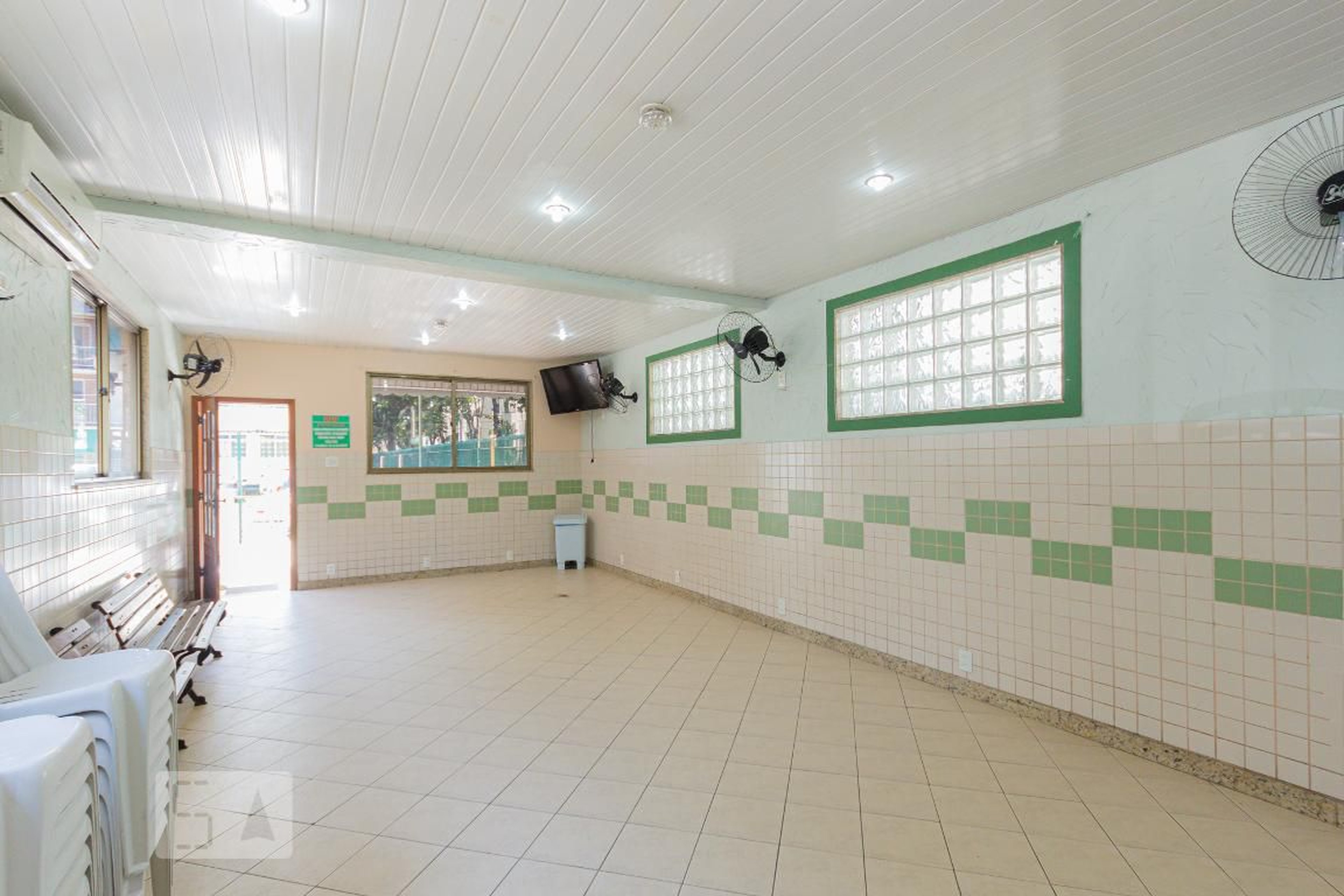 Salão de Festas - o Regina Celia Silva Flora