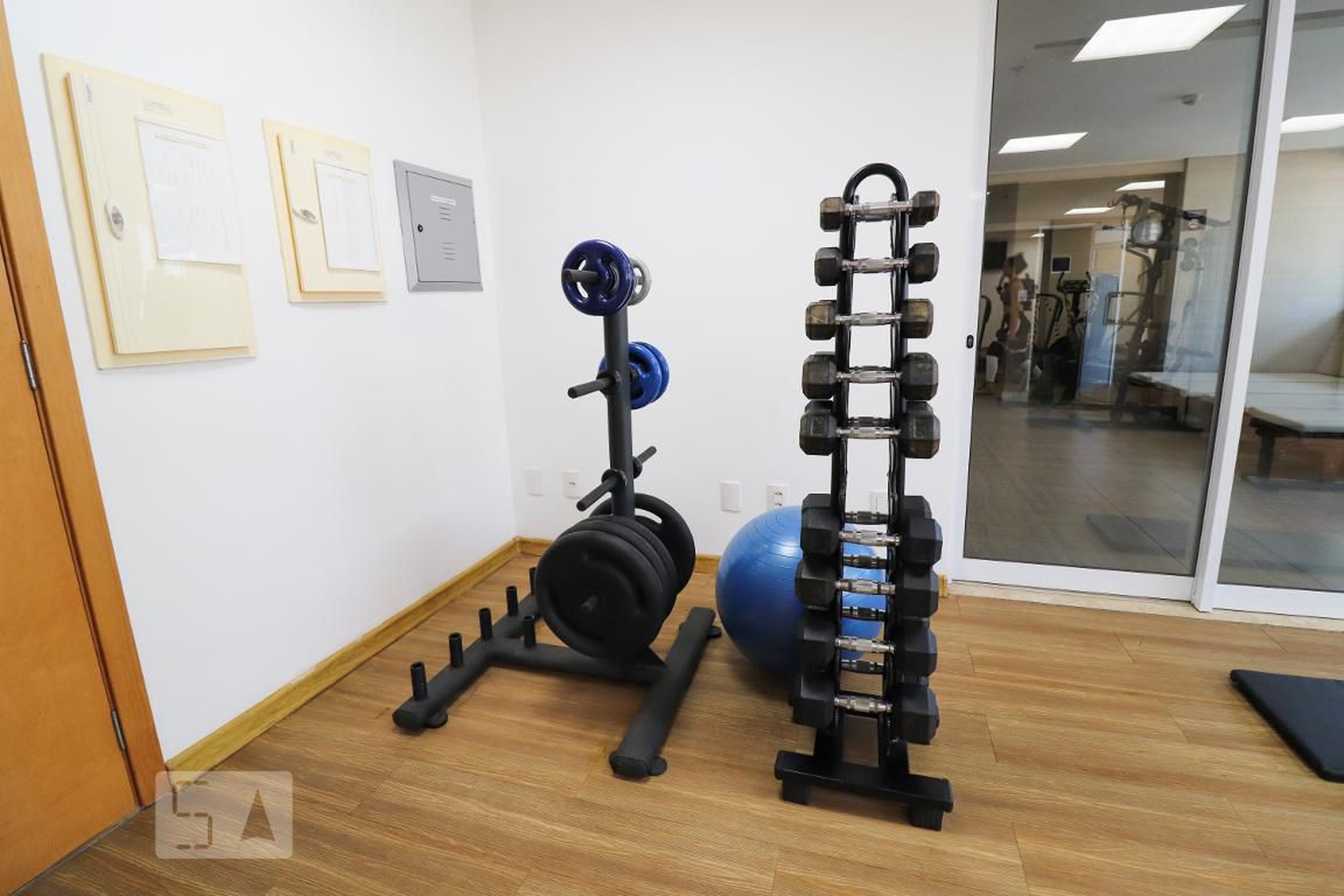 Academia - Brookfield Towers